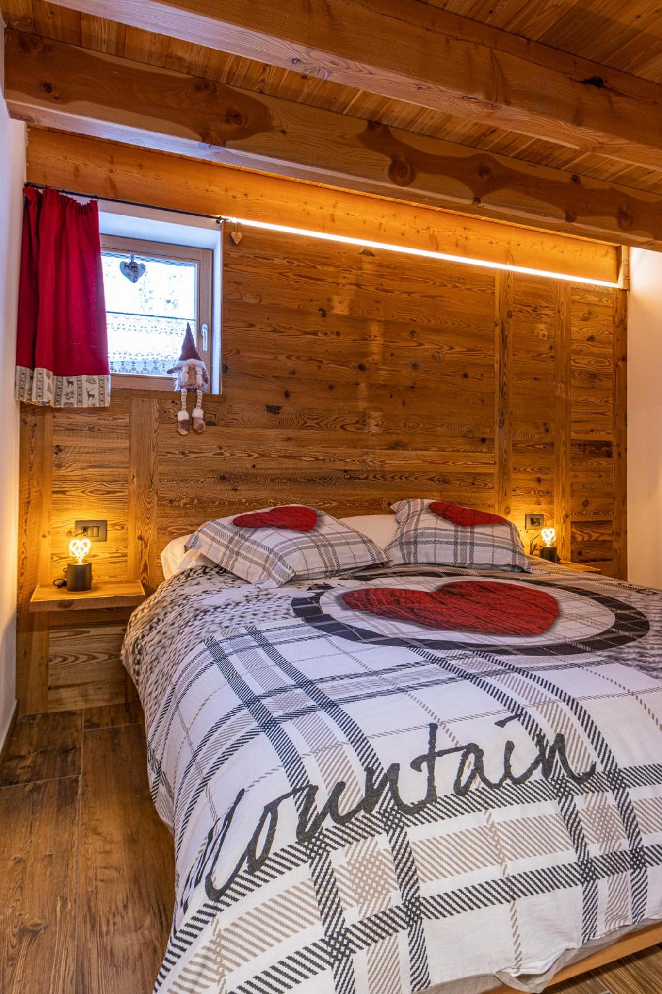 Three-Bedroom Chalet photo 1