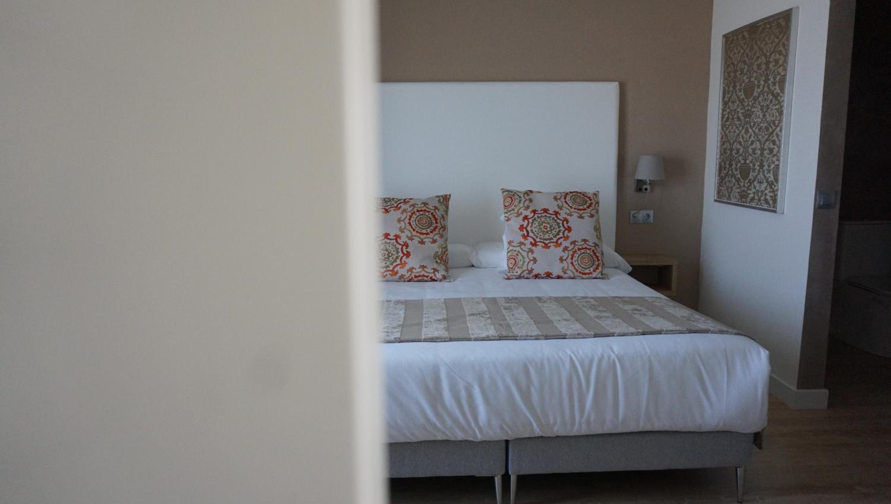 Junior Suite with Garden View - Photo 3
