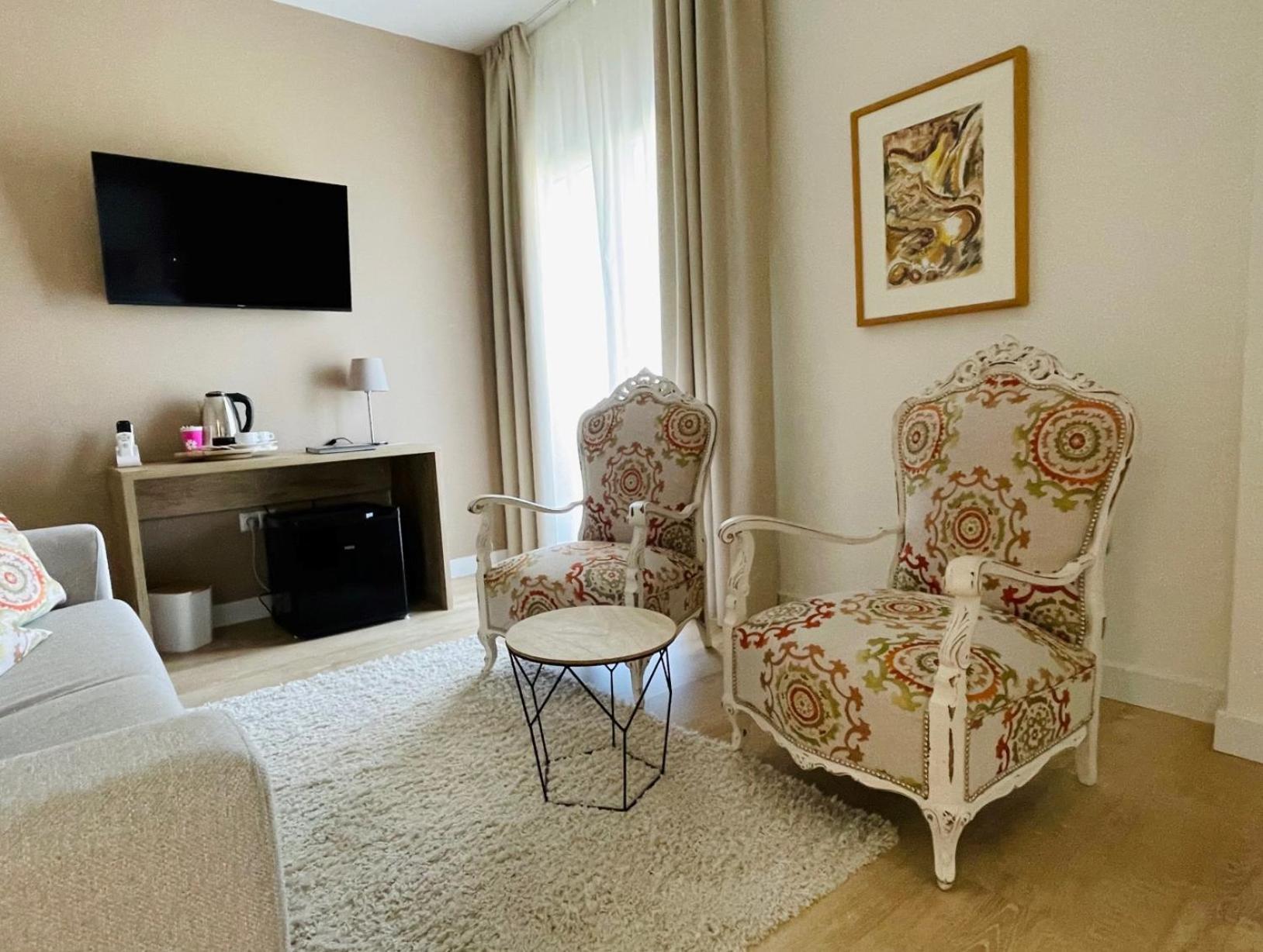 Junior Suite with Garden View - Photo 5