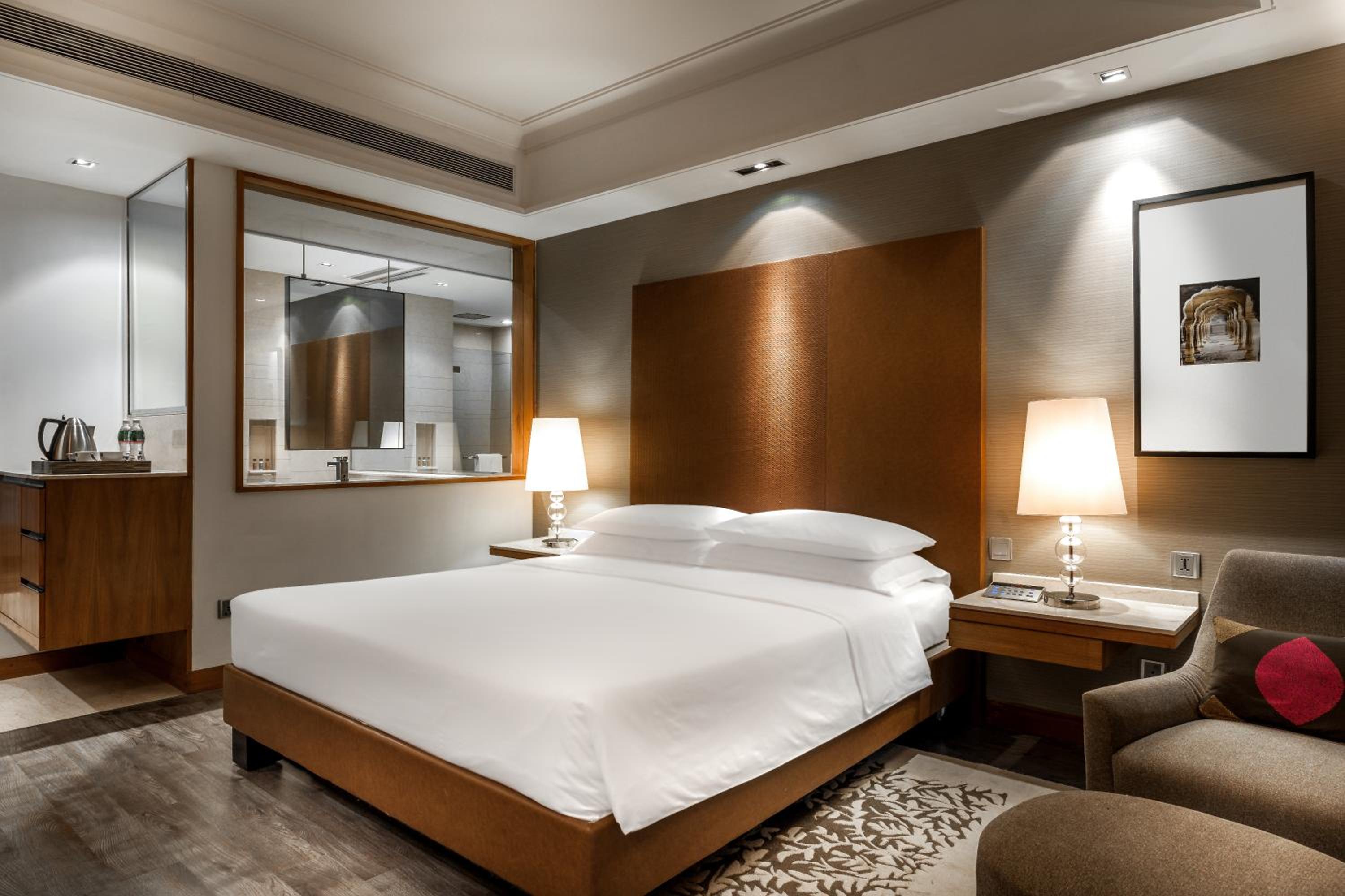 Club King Room - 20% discount on Food & Beverage, Spa and Laundry photo 3