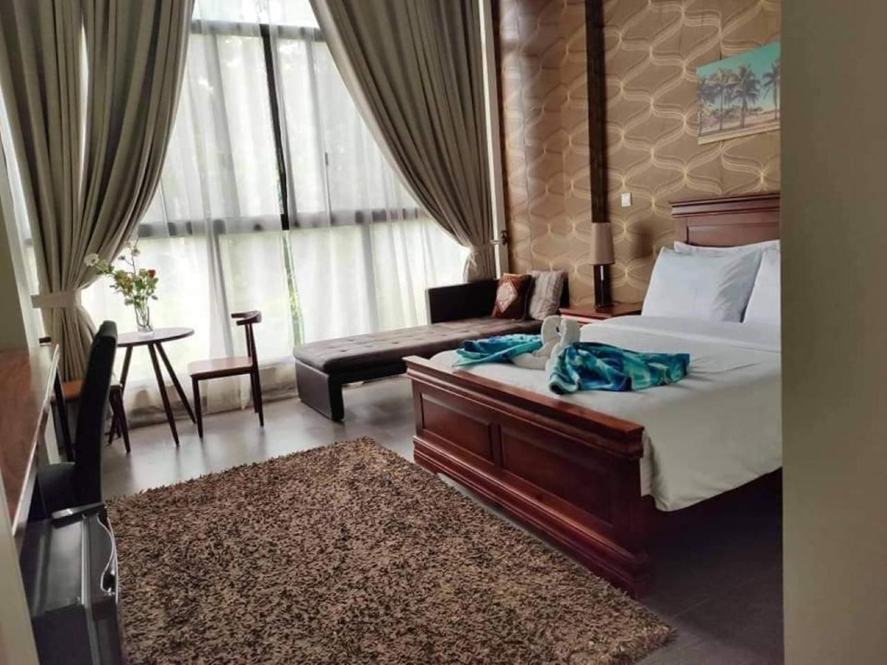 Deluxe Queen Room - Photo 3