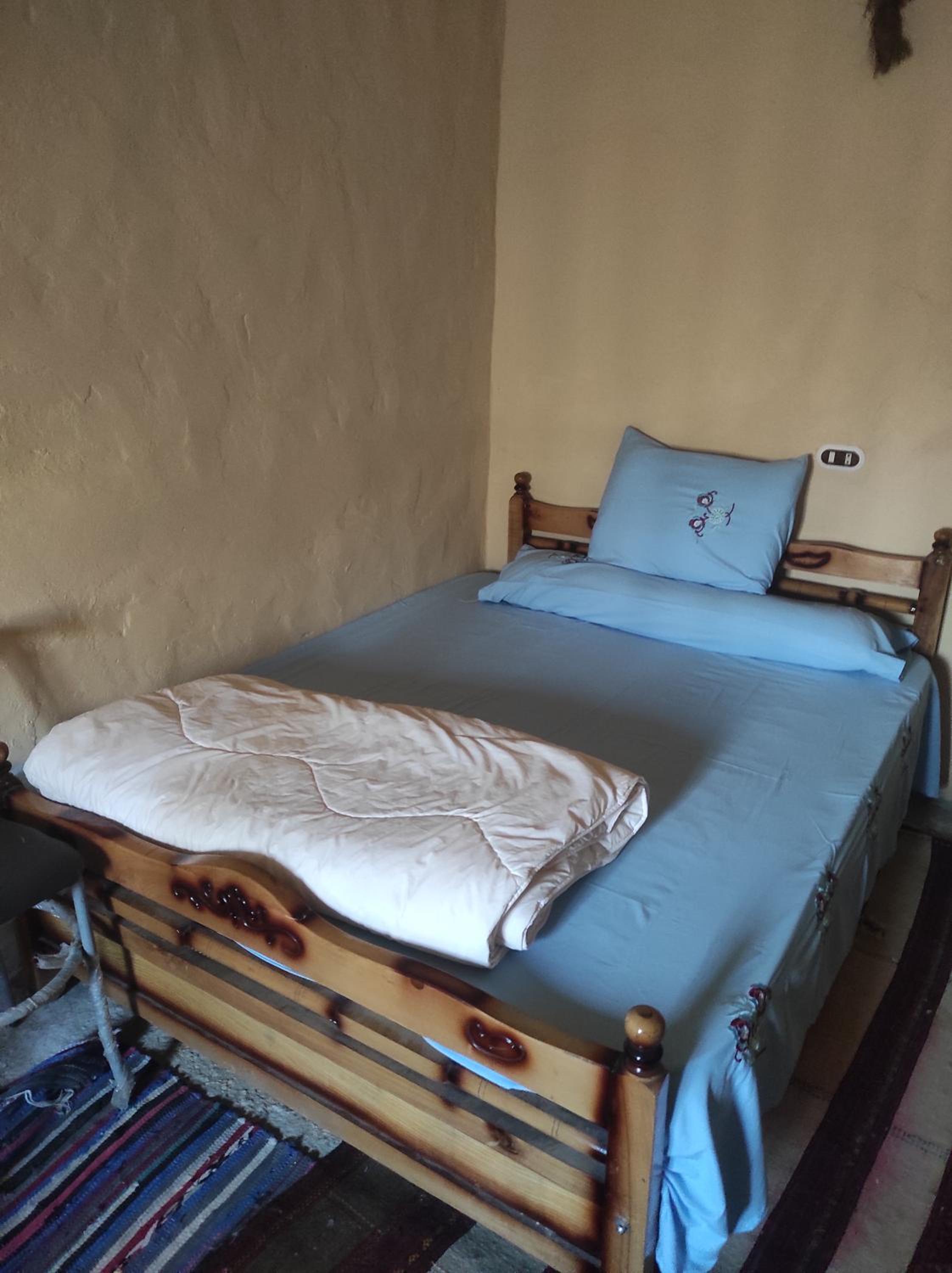 Double or Twin Room - Photo 4