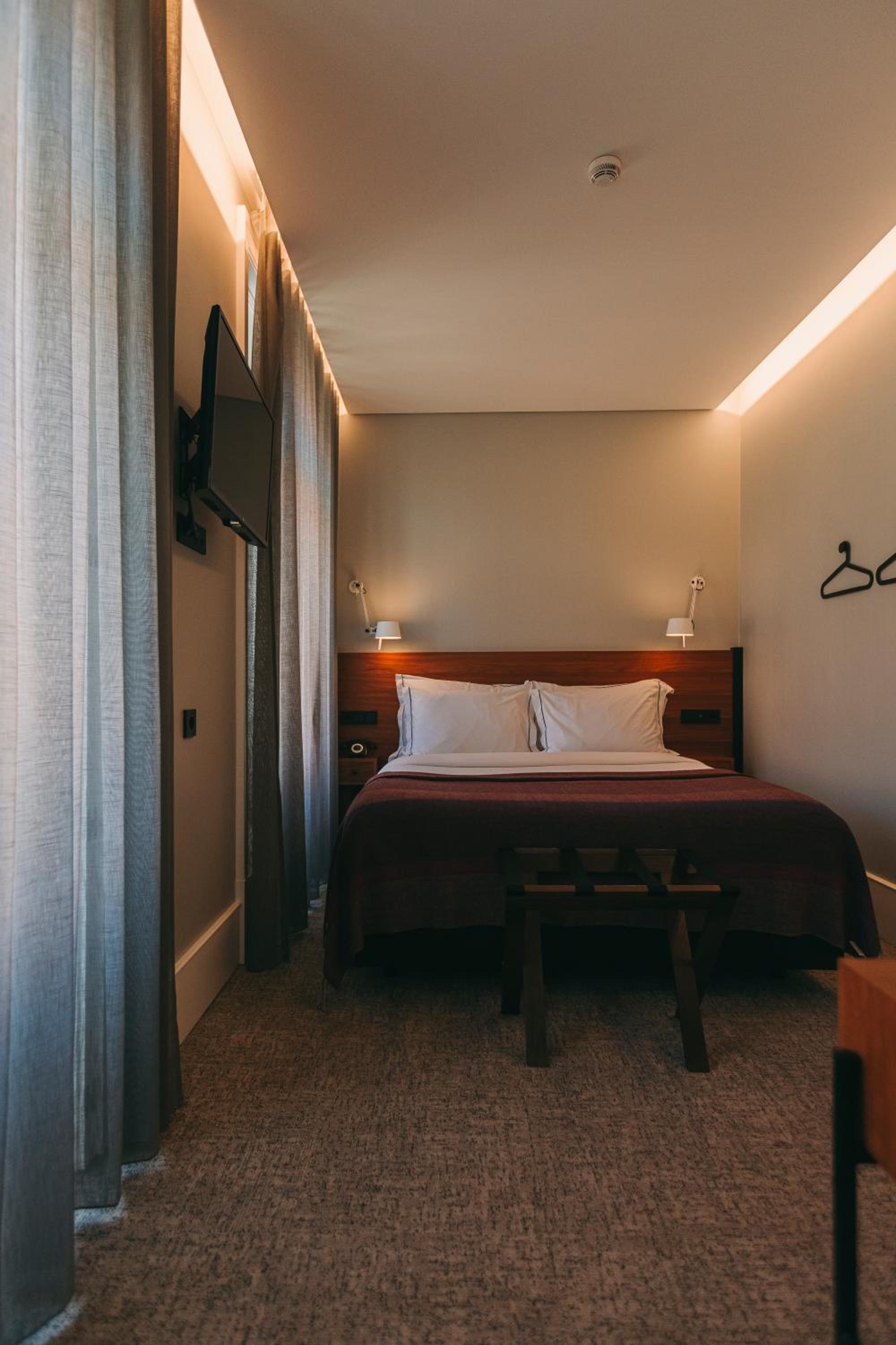 Available room