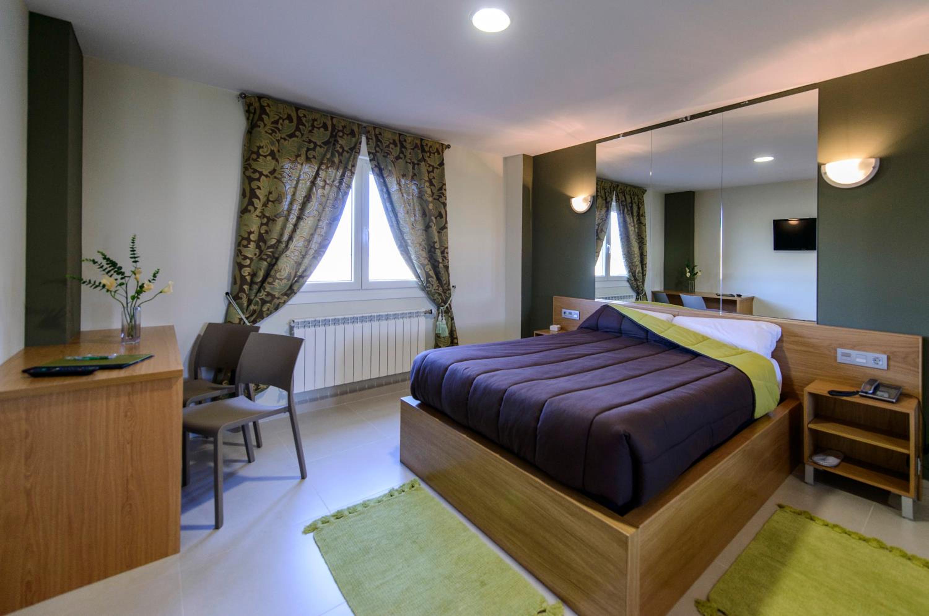 Double Room - Photo 3