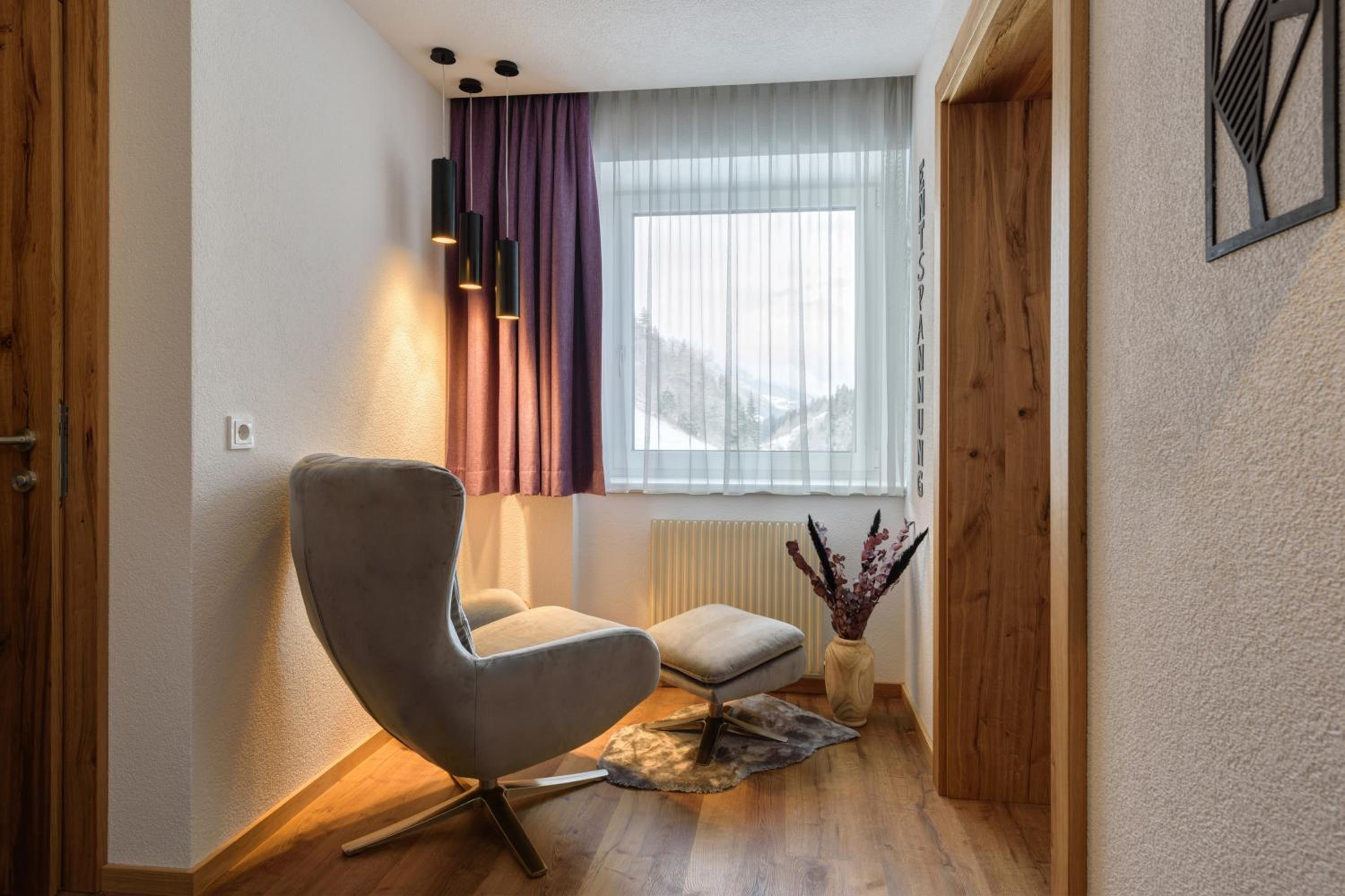 One-Bedroom Apartment with Balcony photo 2