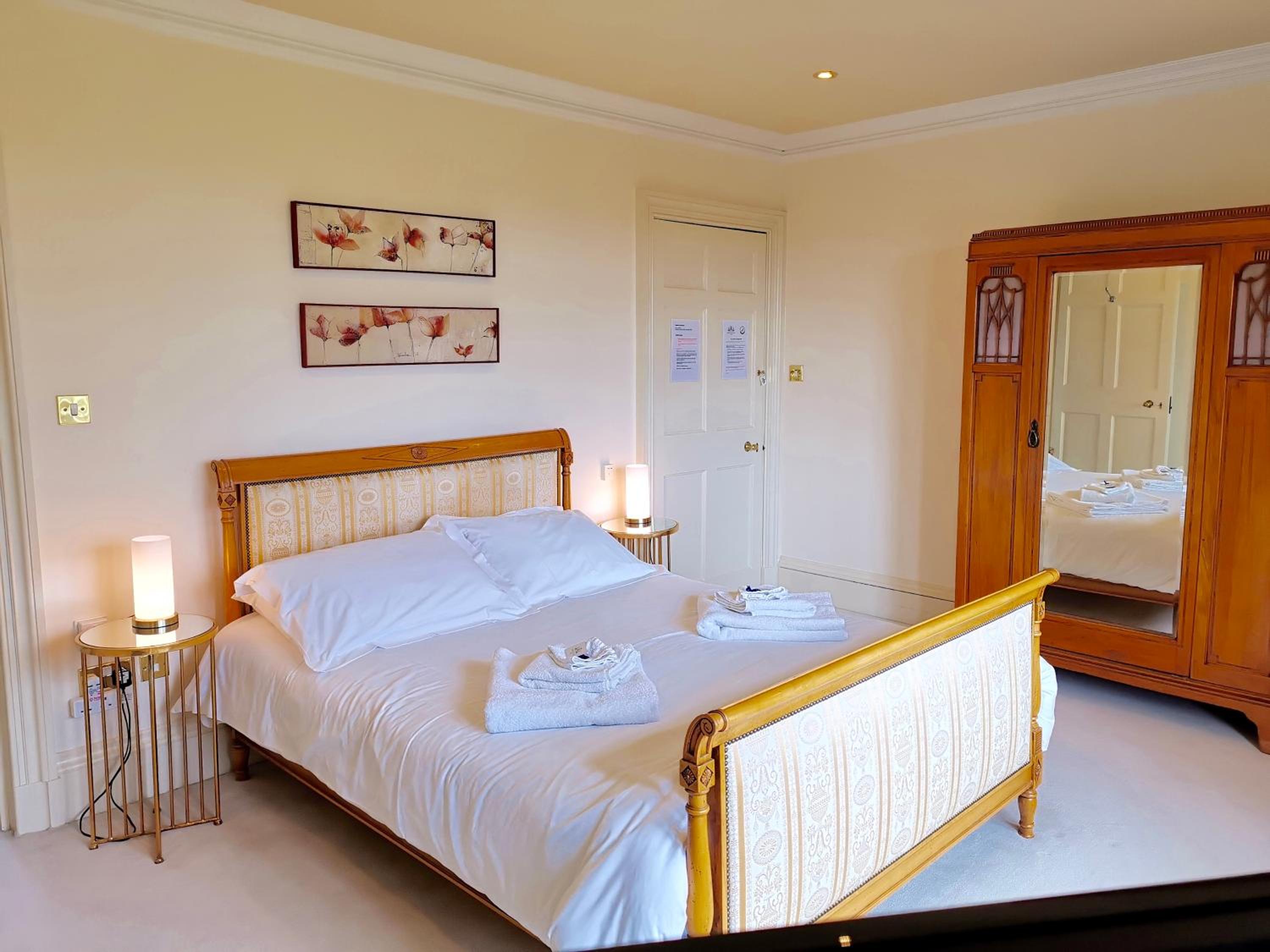 Deluxe Double Room with Bath photo 2