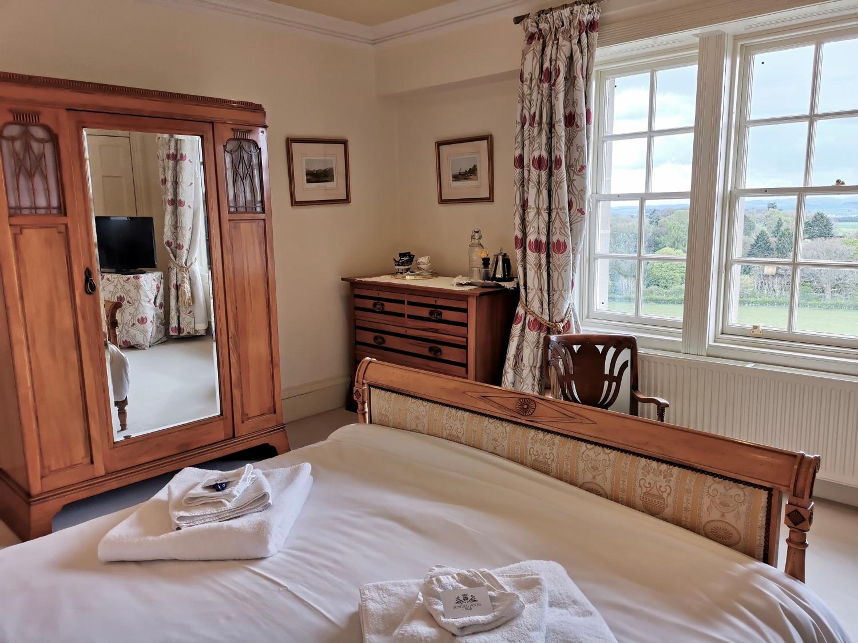 Deluxe Double Room with Bath photo 3