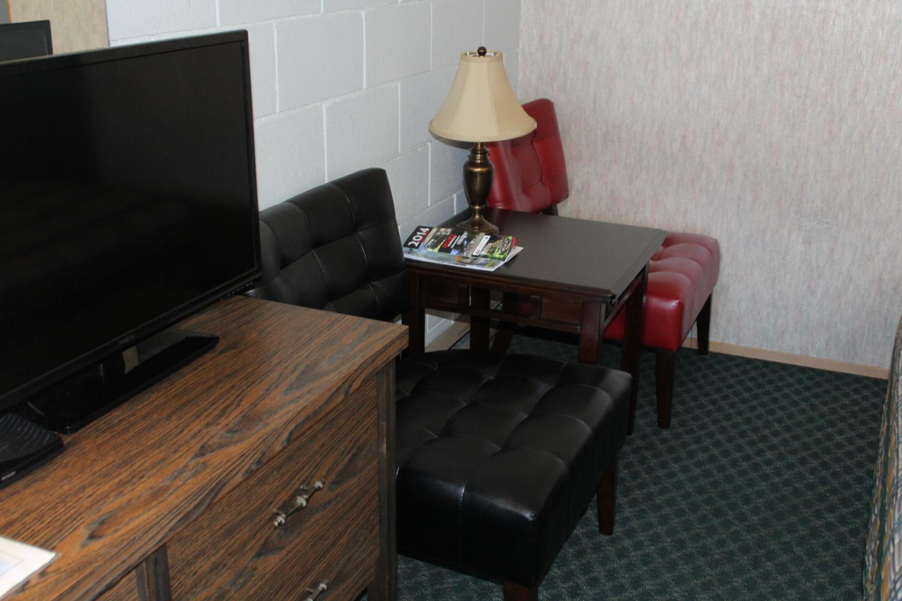 Queen Room with Two Queen Beds photo 2