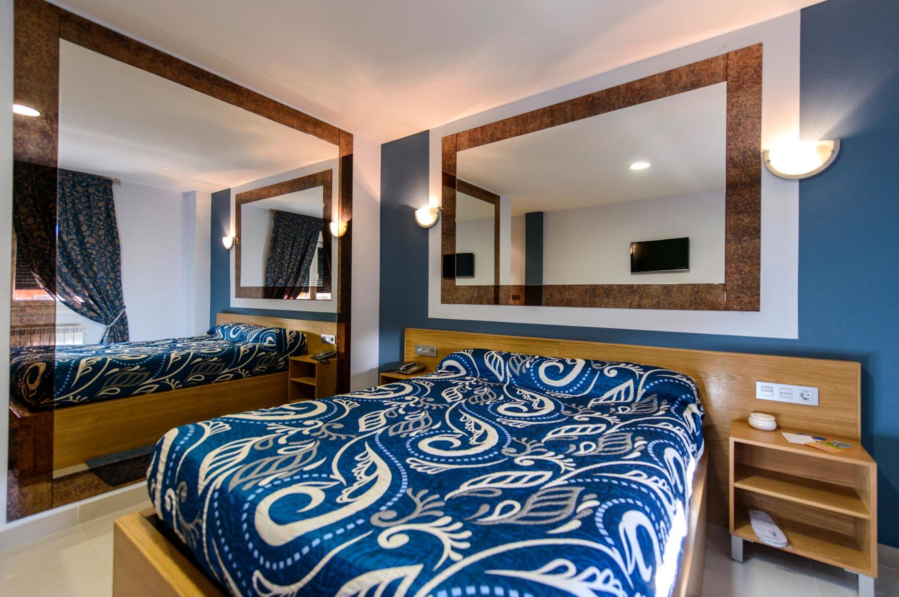 Double Room - Photo 1