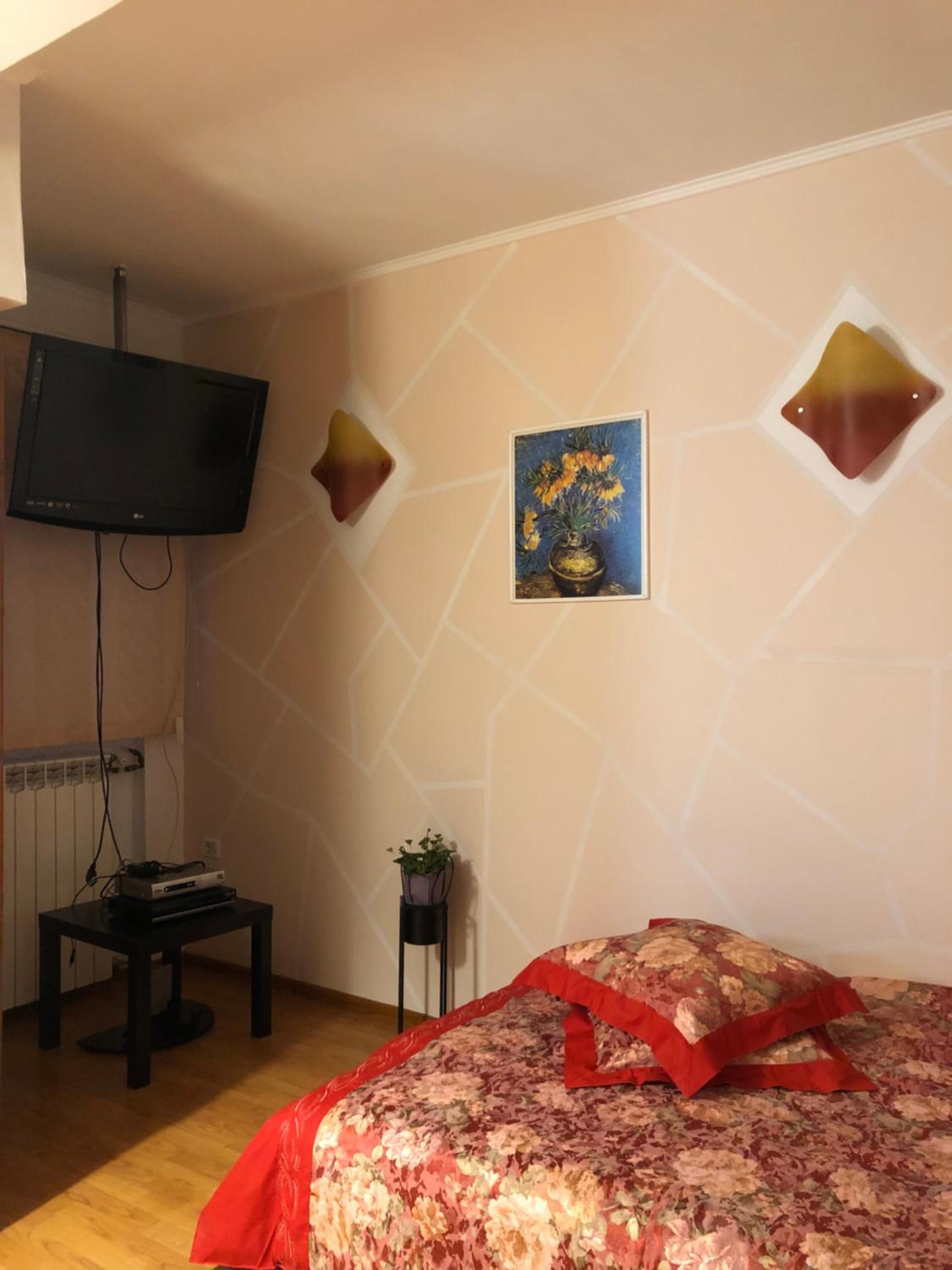 One-Bedroom Apartment - Photo 12