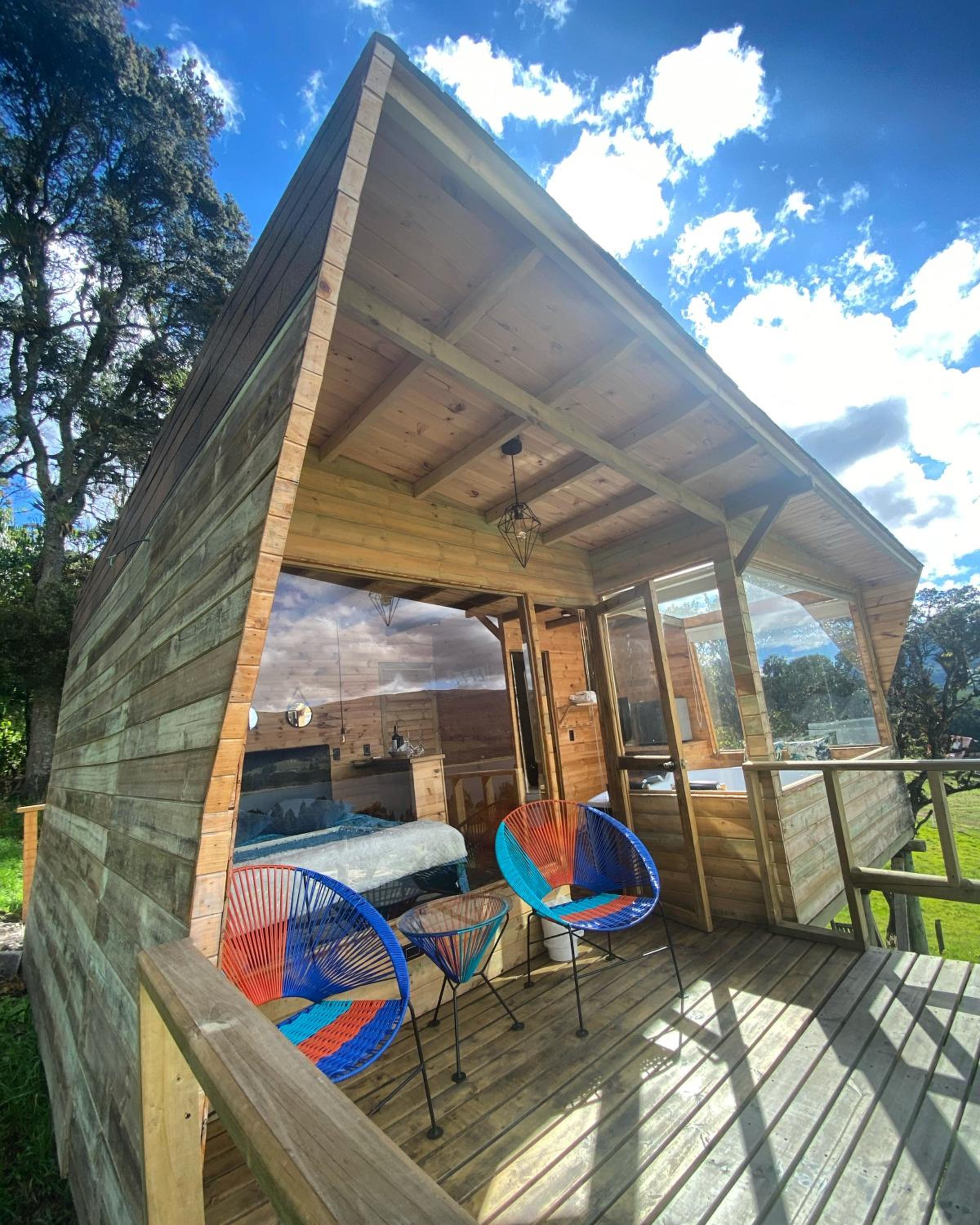 Deluxe Double Room with Bath - Photo 7