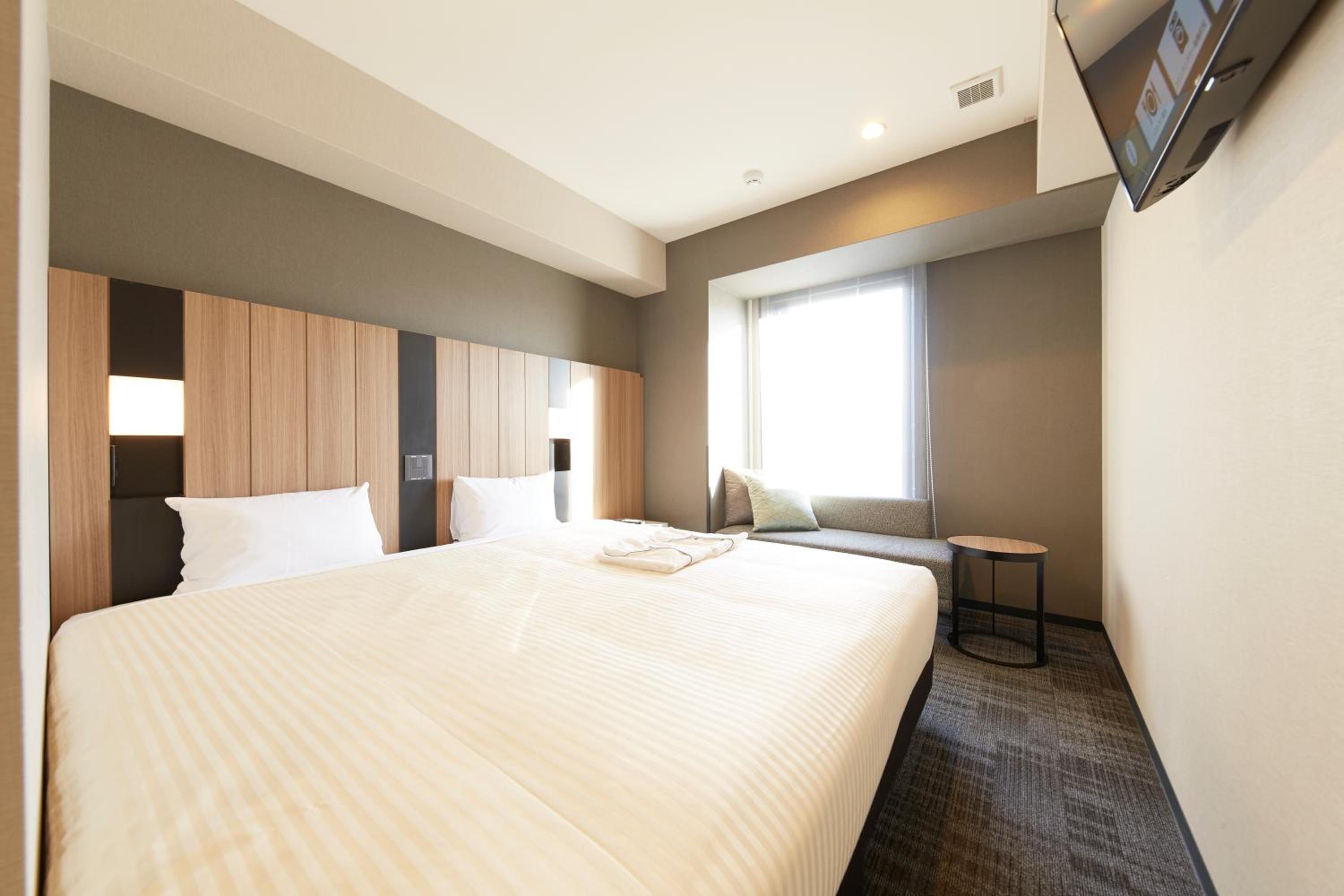 Standard King Room - Photo 4