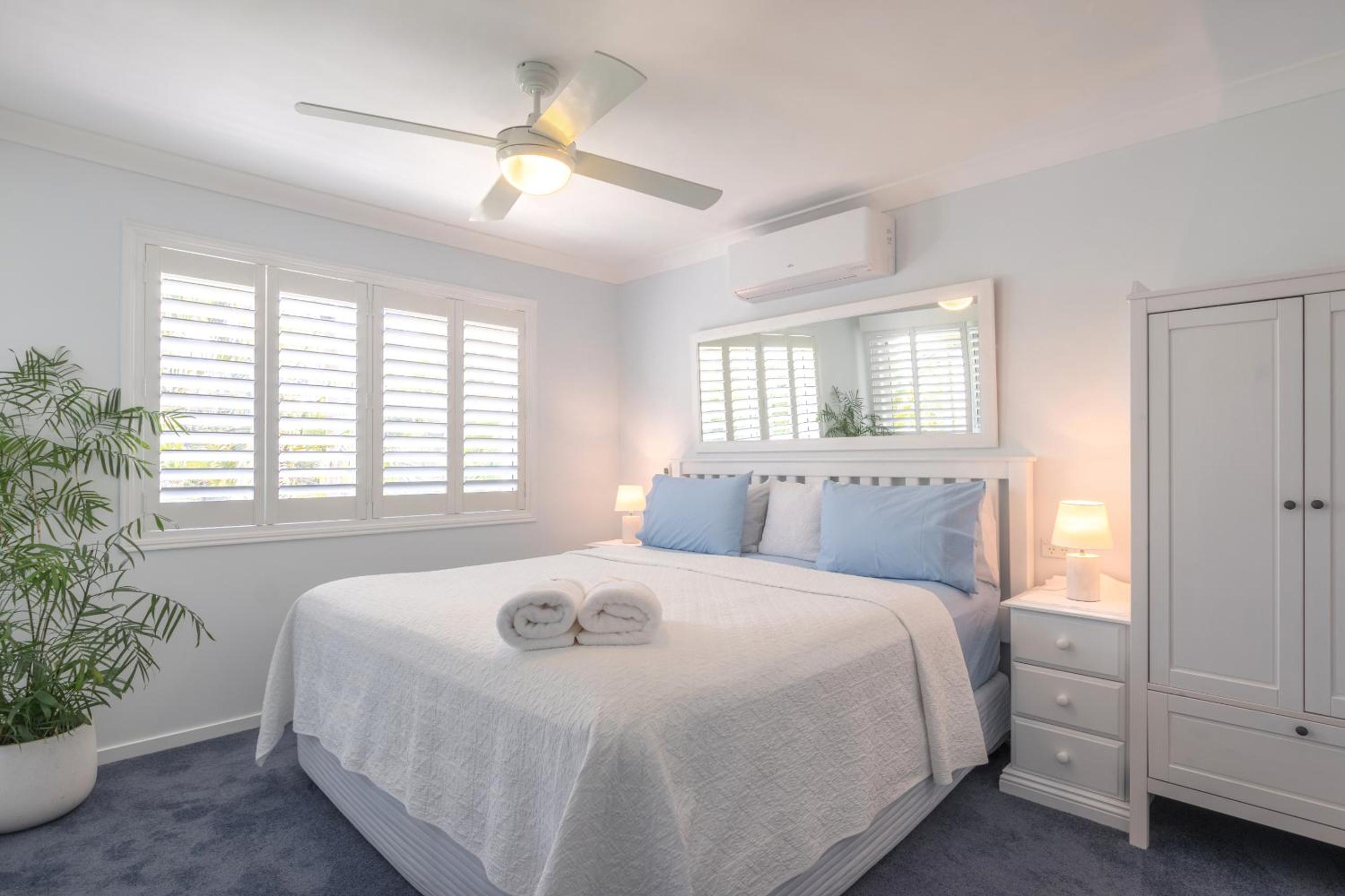 Queen Room with Balcony photo 2