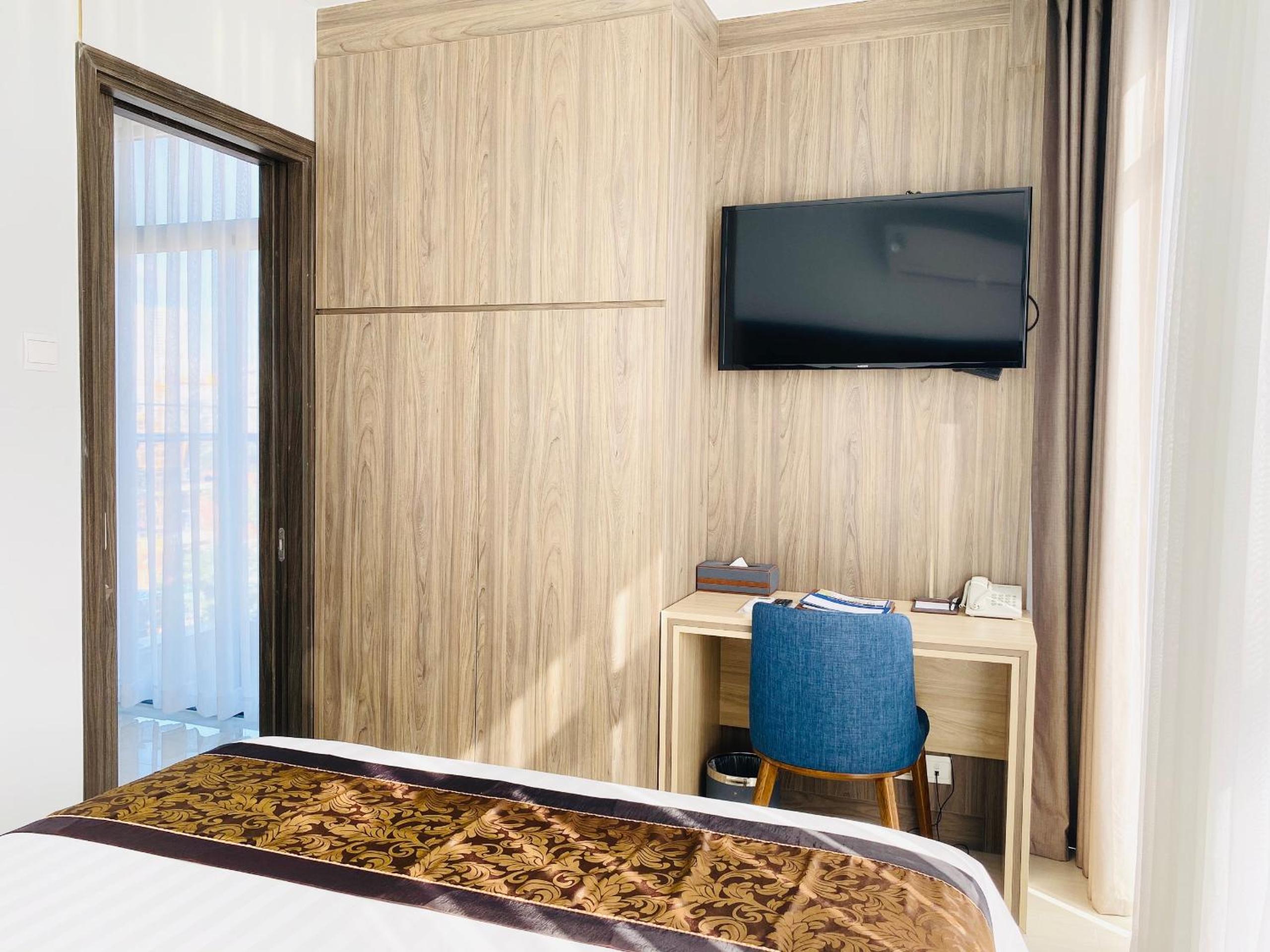 Family Suites with Balcony  photo 3