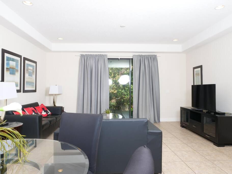 Three-Bedroom Townhouse - Photo 10