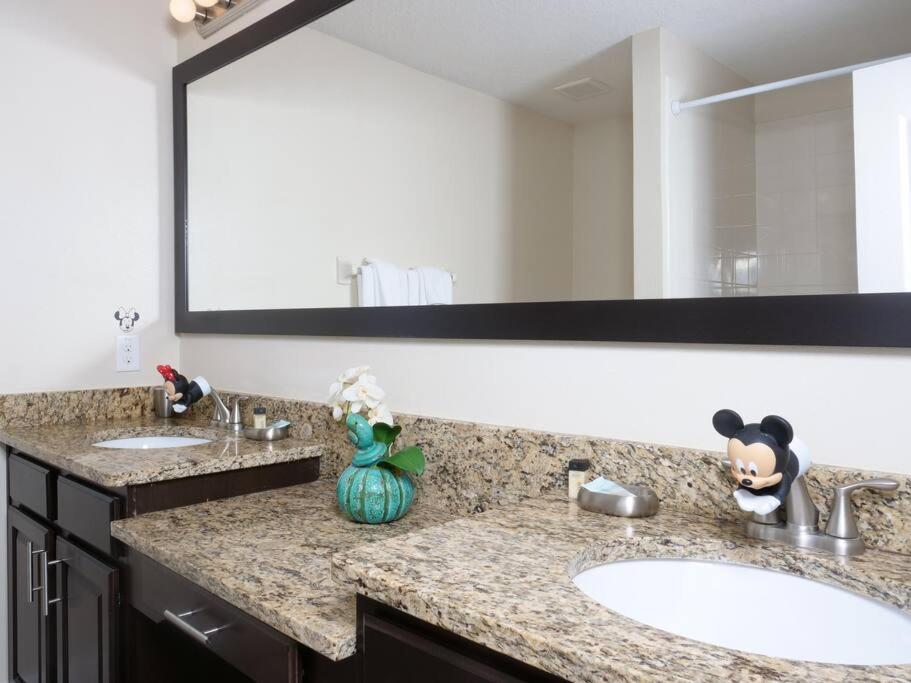 Three-Bedroom Townhouse - Photo 11