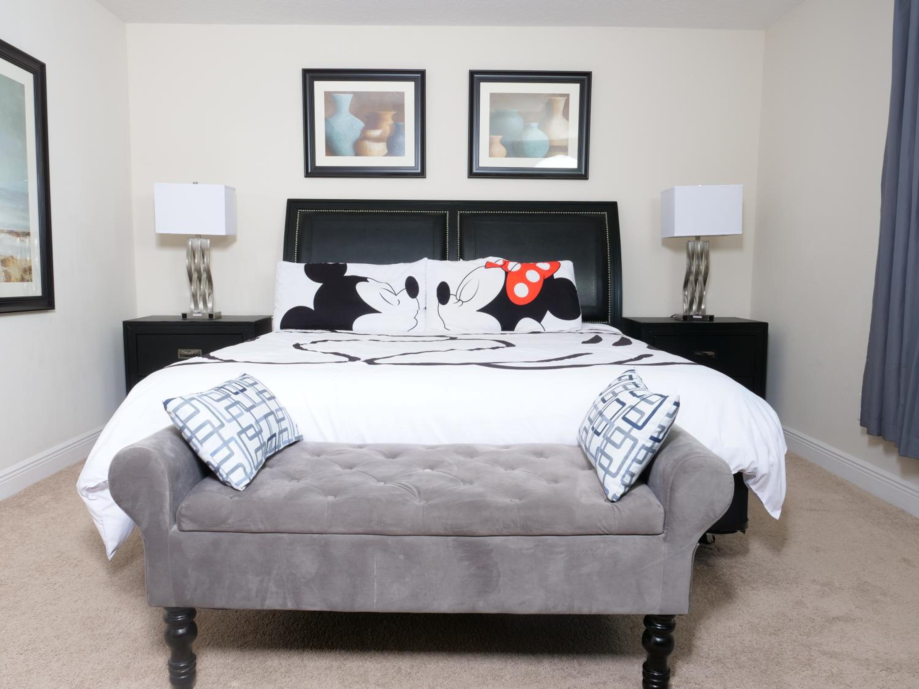 Three-Bedroom House - Photo 32