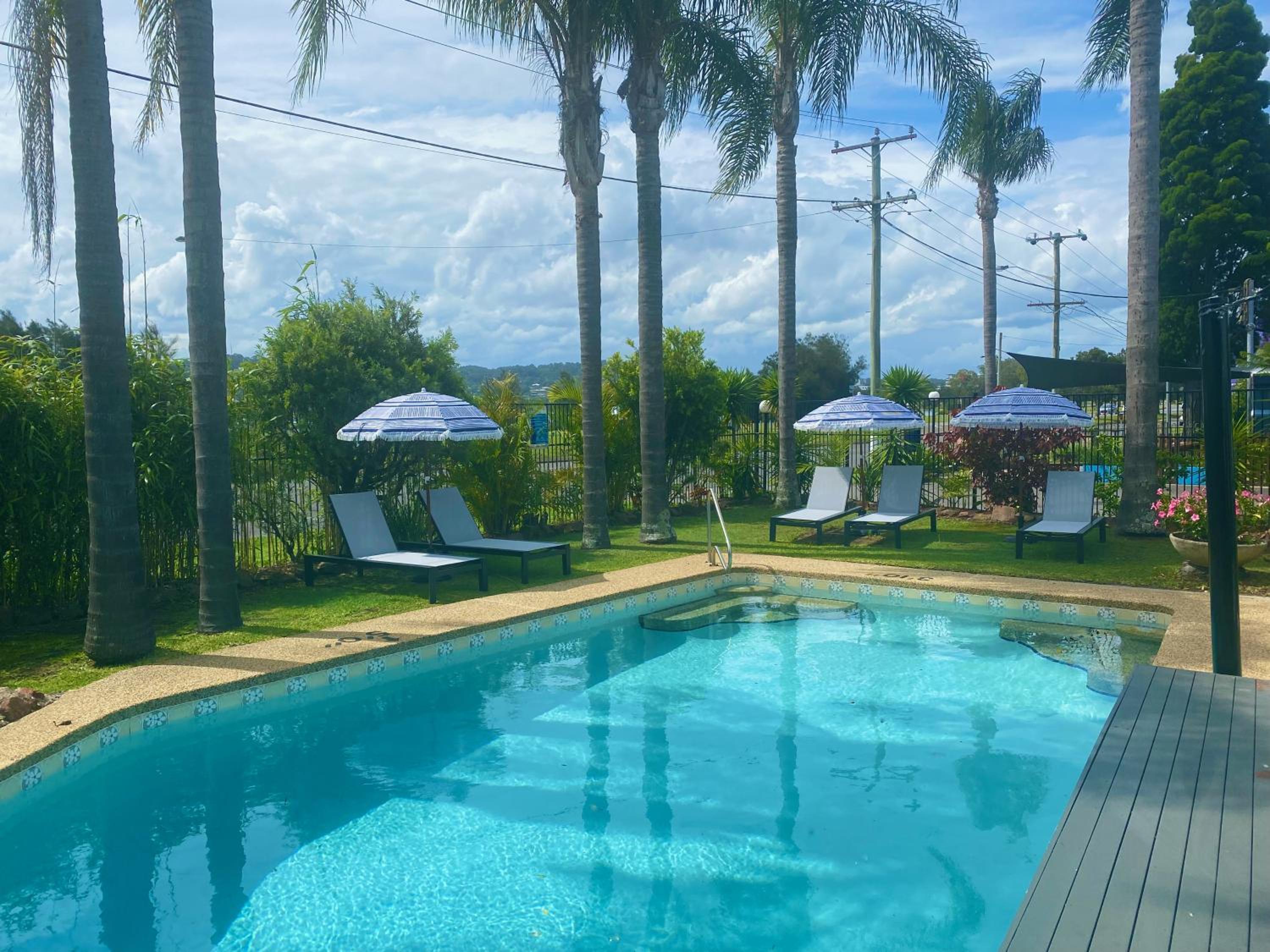 Deluxe Queen Room - Photo 6