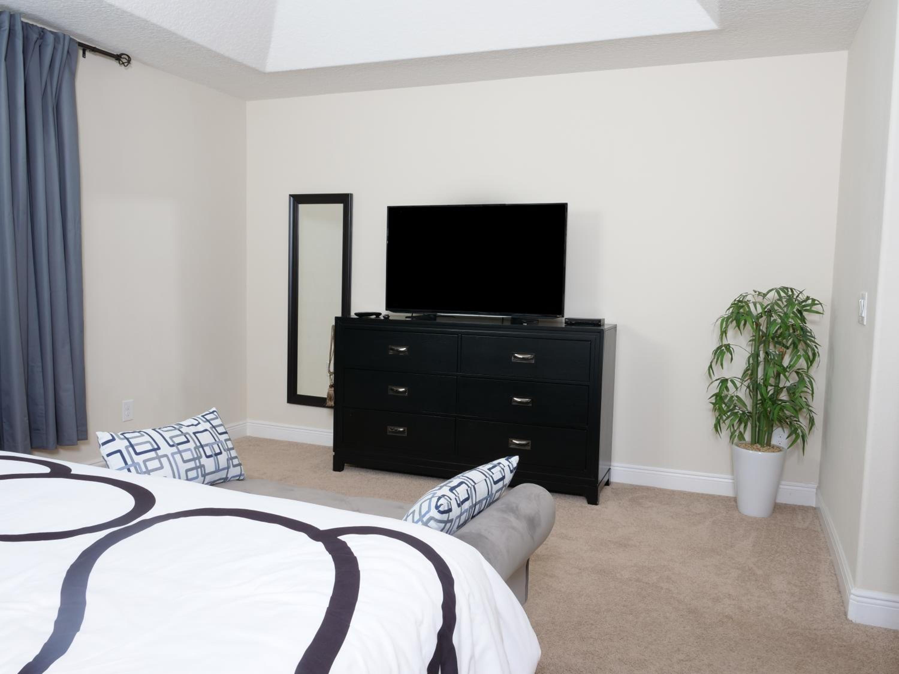 Three-Bedroom Townhouse - Photo 32