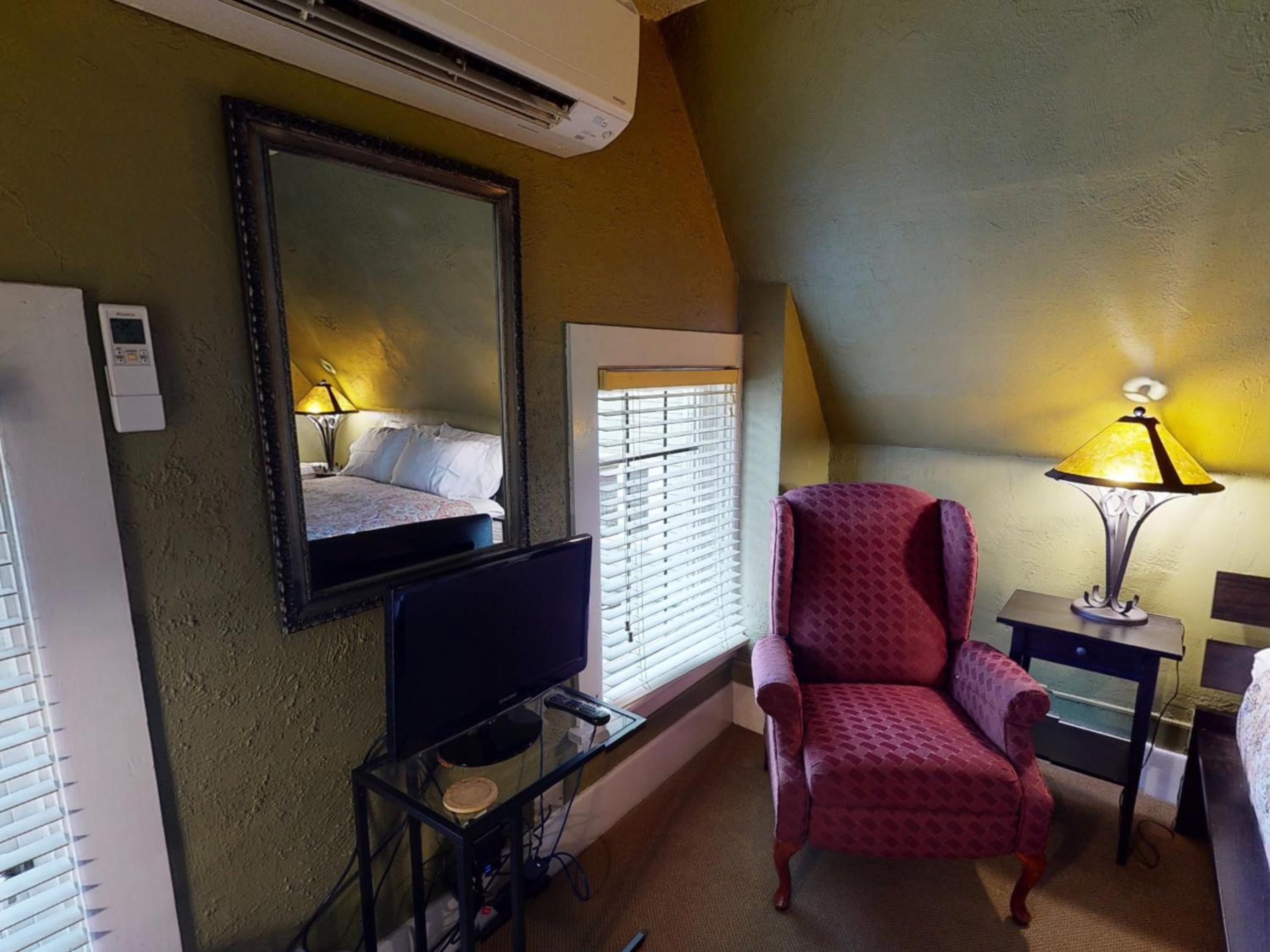 Standard Queen Room photo 3