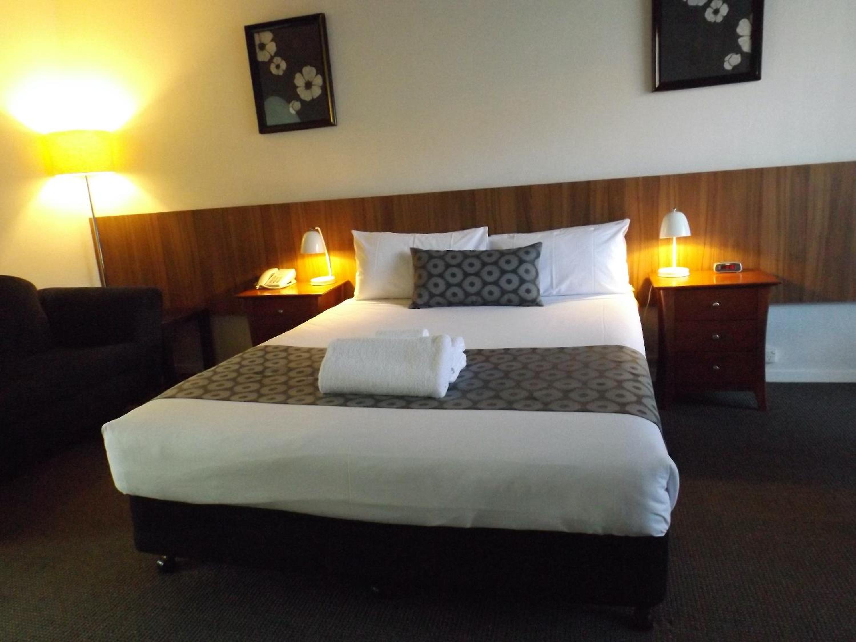 Queen Room - Photo 5