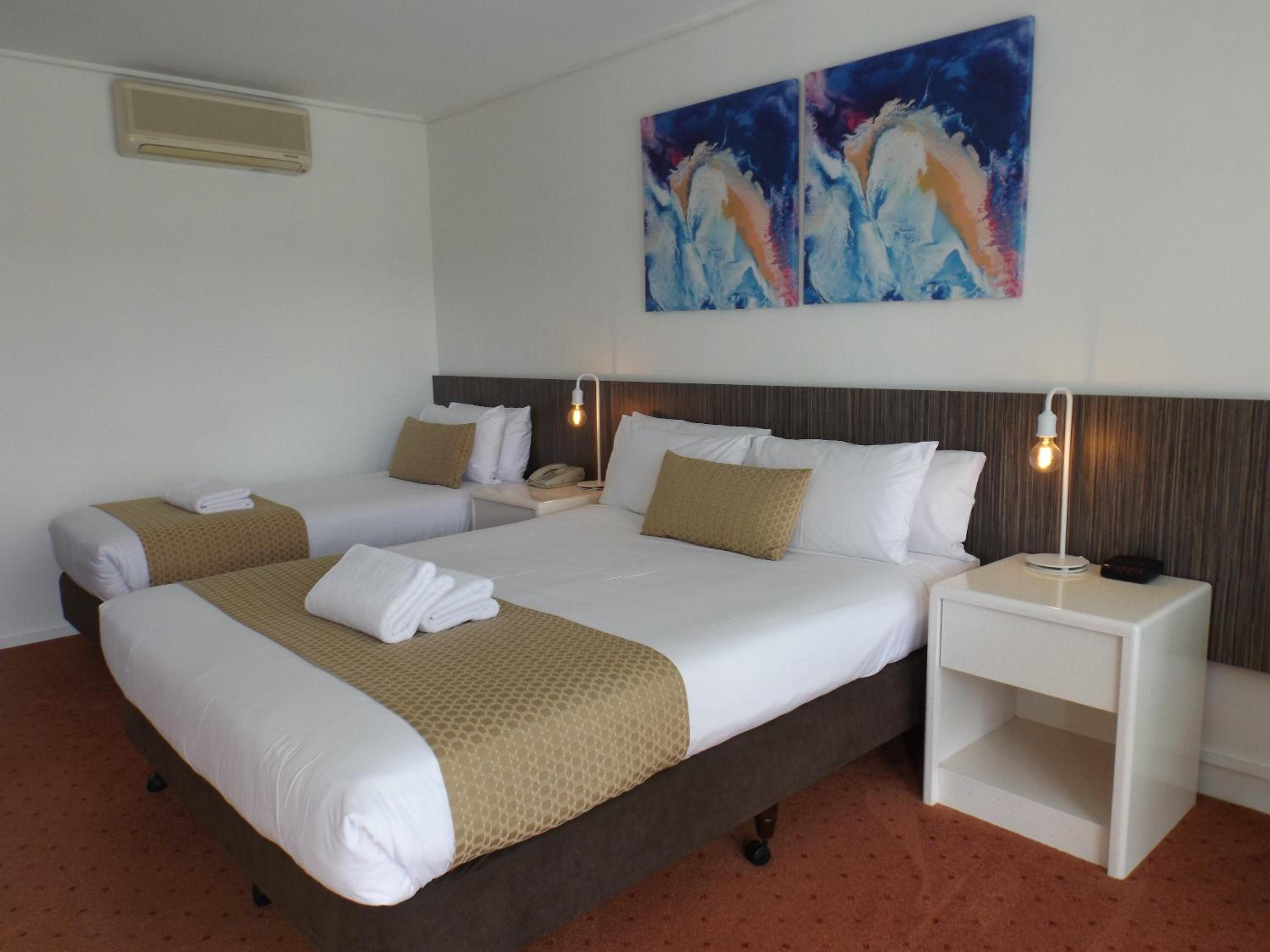 Twin Room - Photo 7
