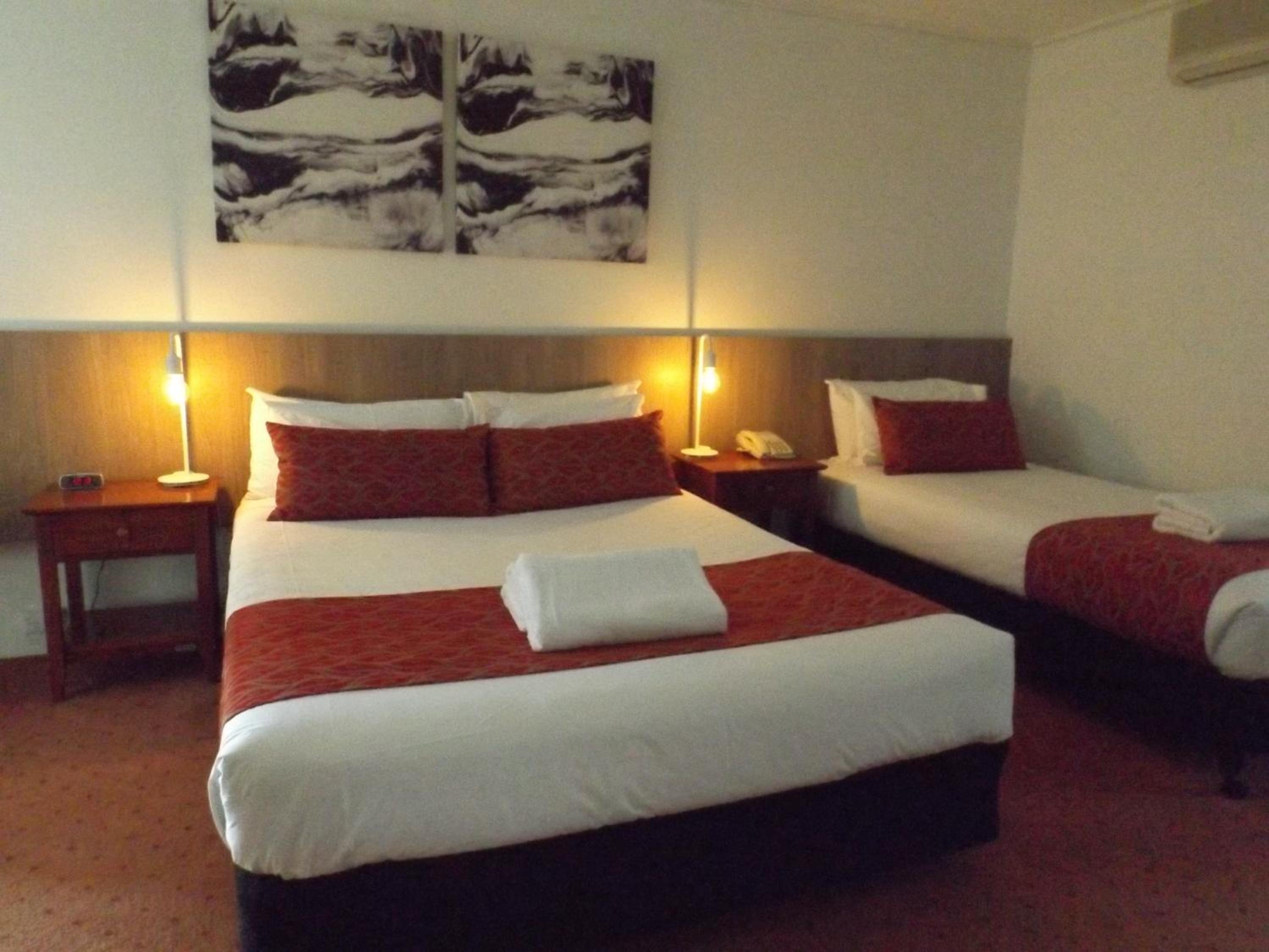 Twin Room - Photo 5