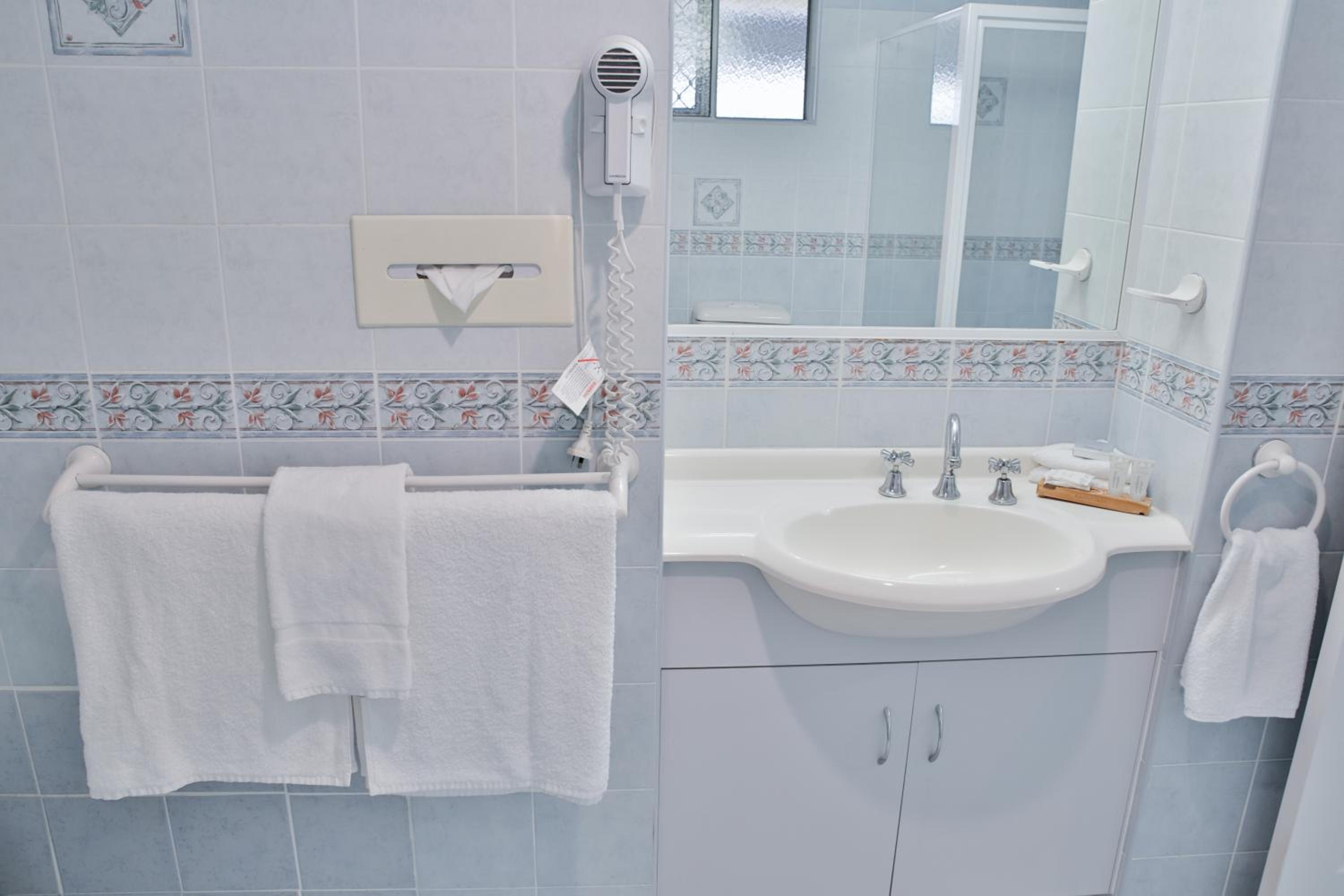 Queen Room with Spa Bath photo 2