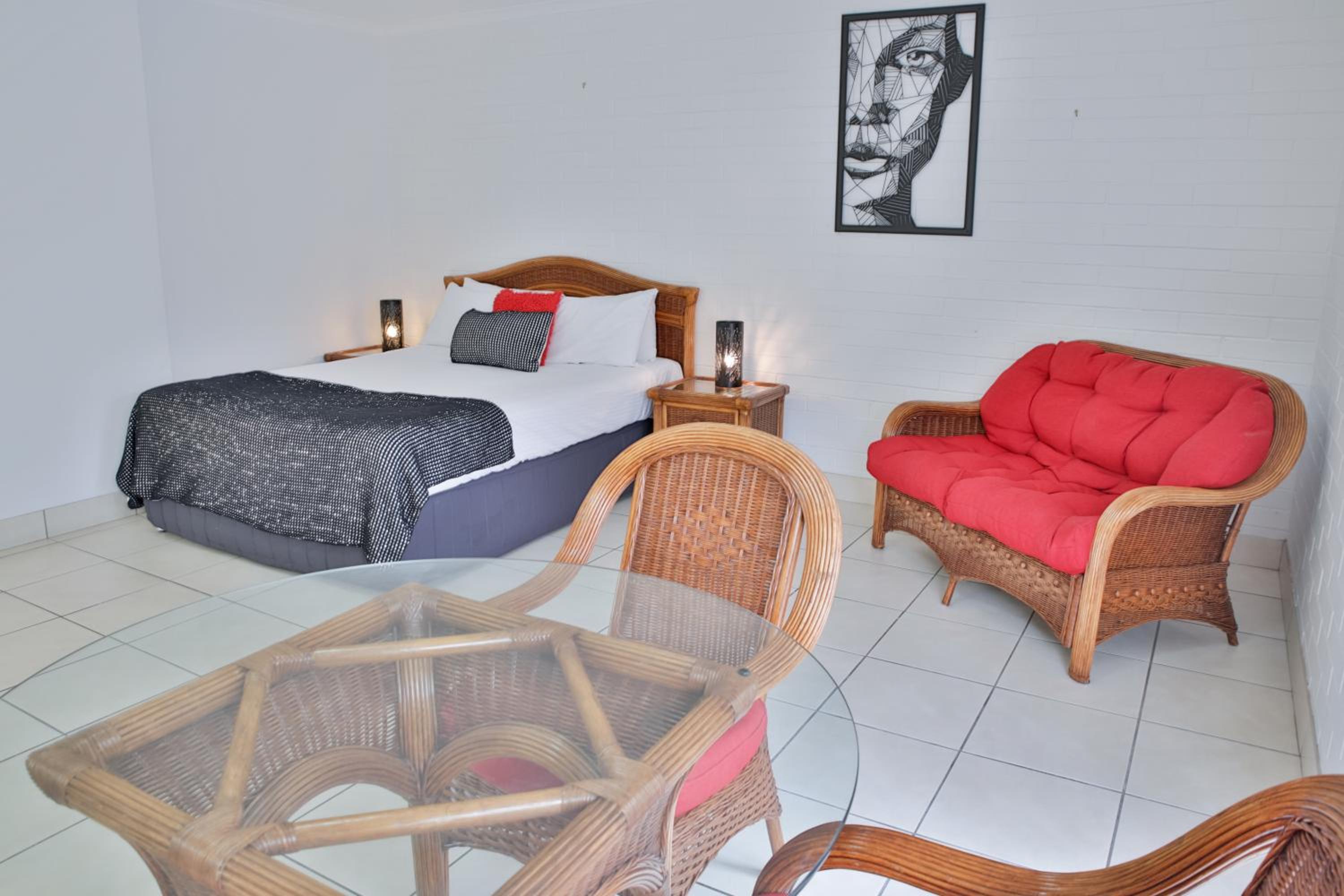 Queen Room with Spa Bath