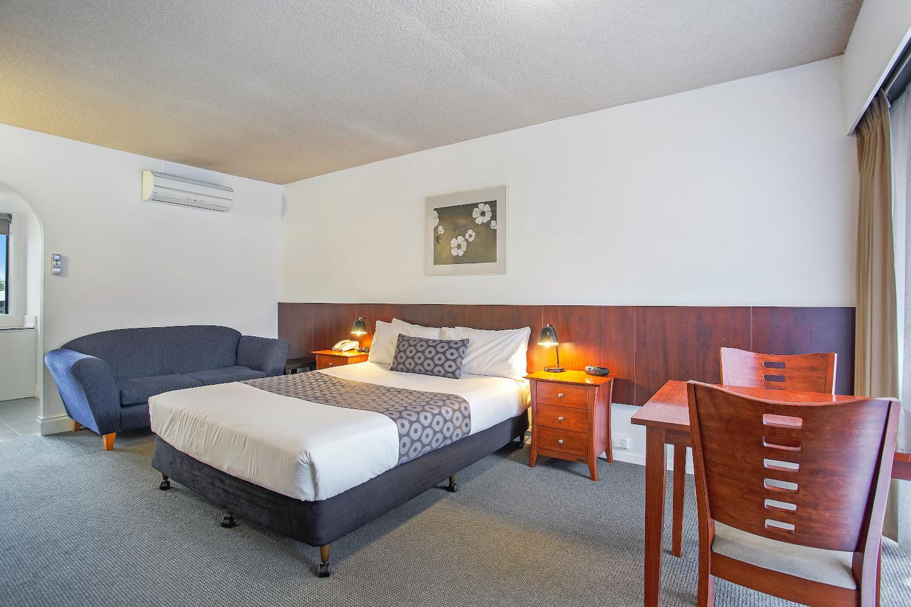 Queen Room - Photo 2