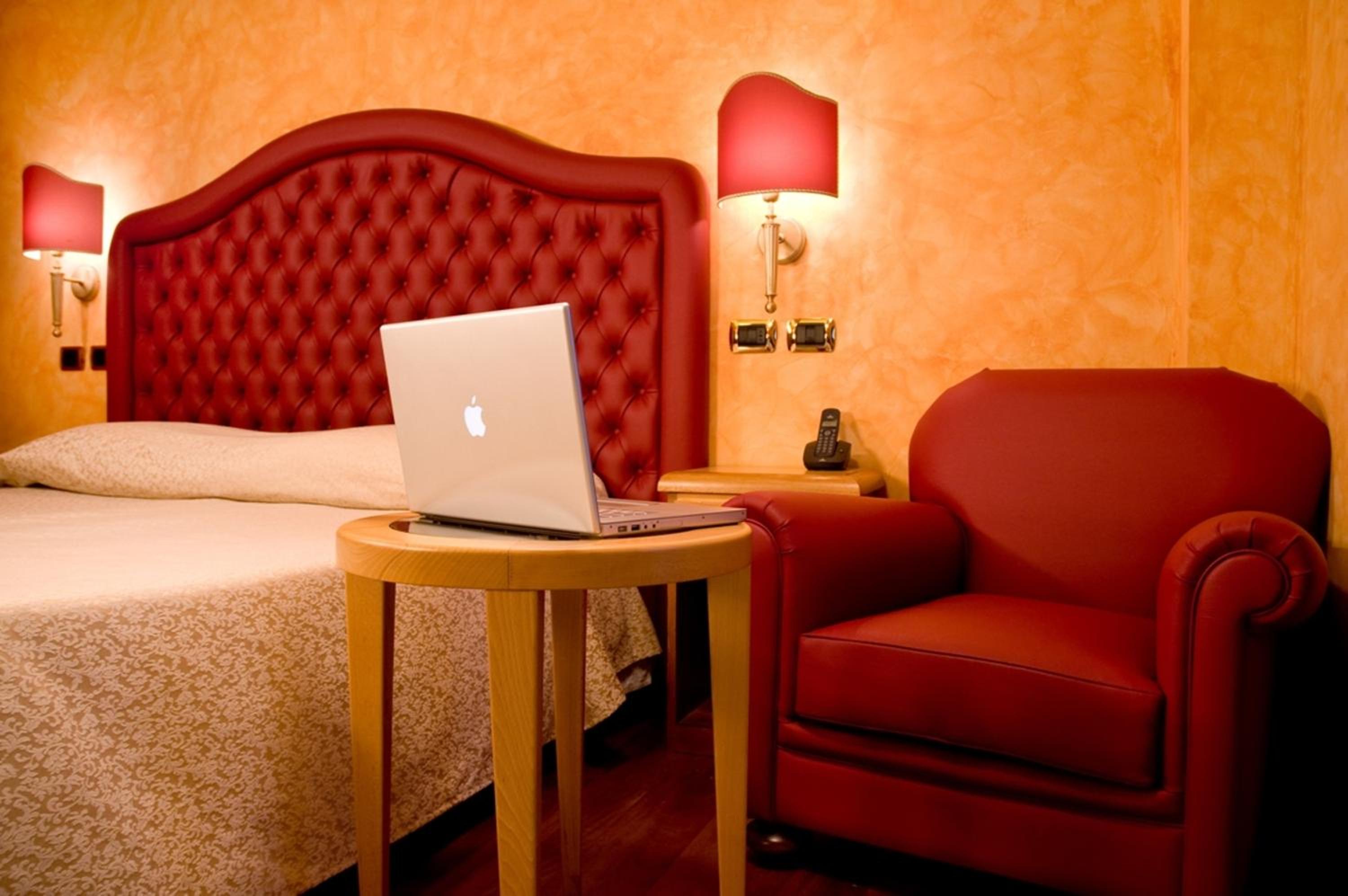 Deluxe Double Room with Spa Access photo 2