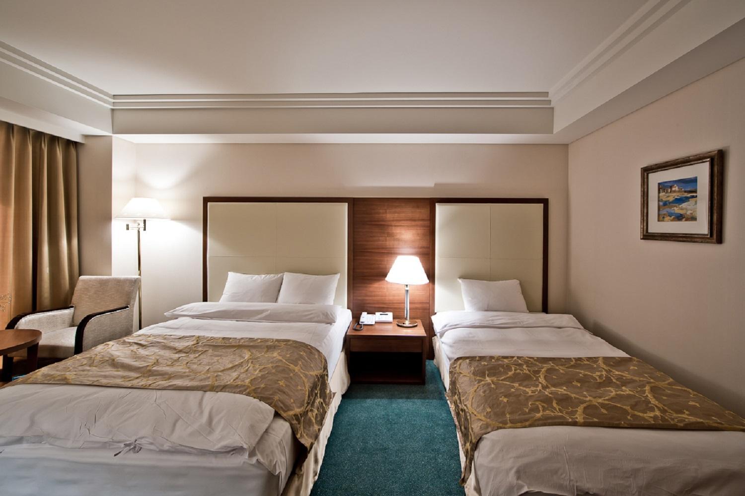 Junior Suite Twin Room with Sea View - Photo 3