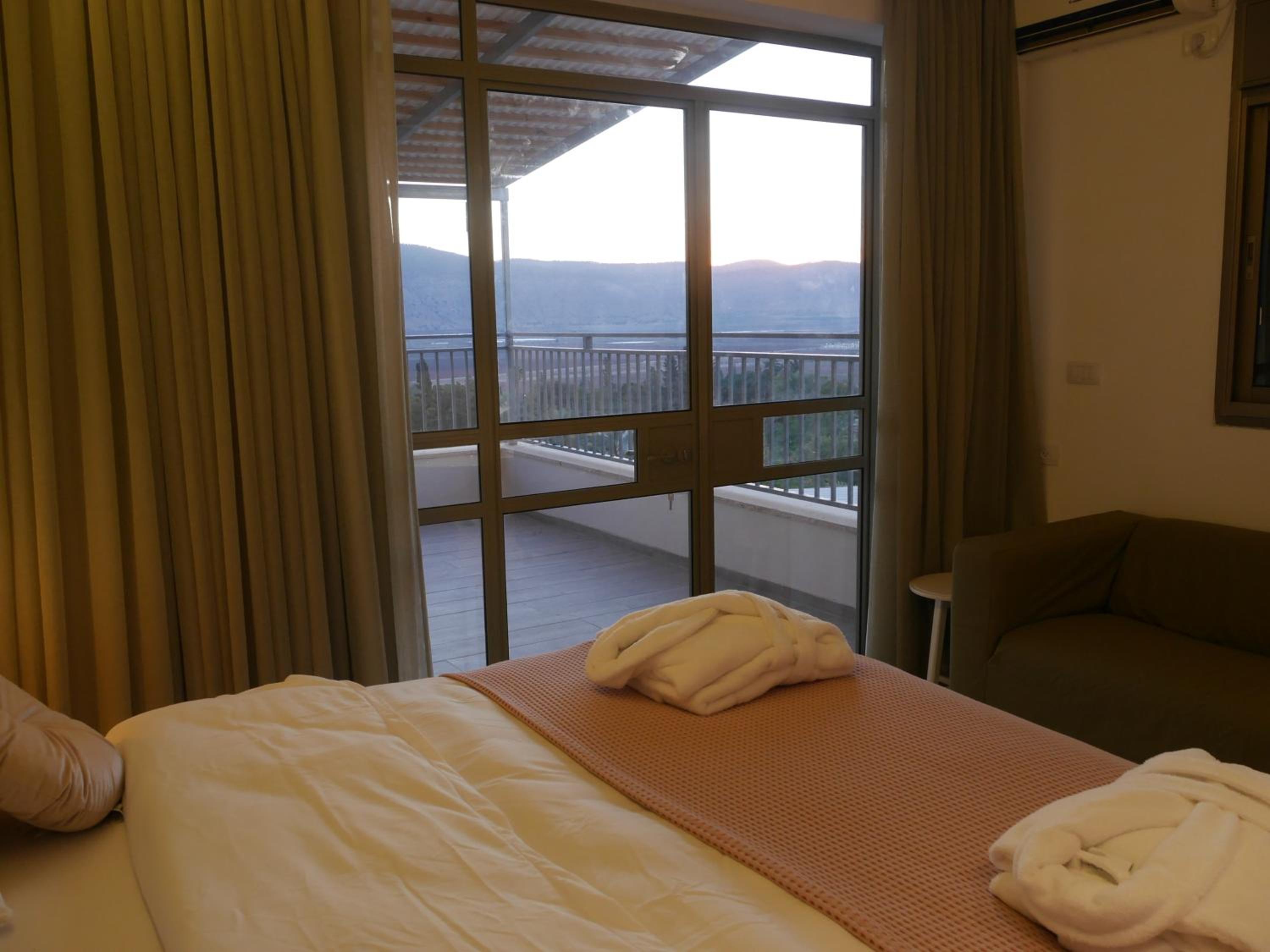 Studio with Spa Bath - Photo 15