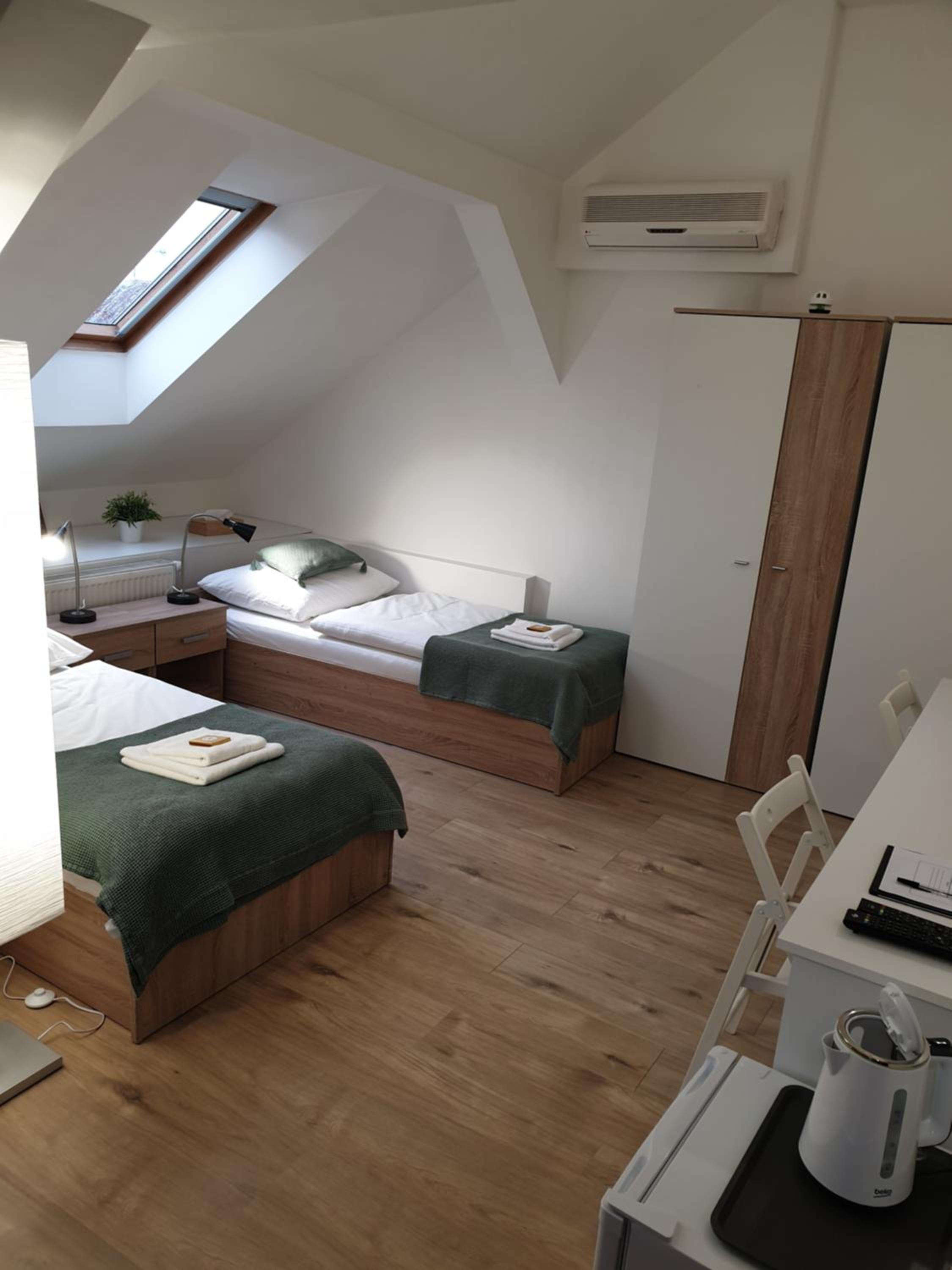 Double or Twin Room - Photo 3