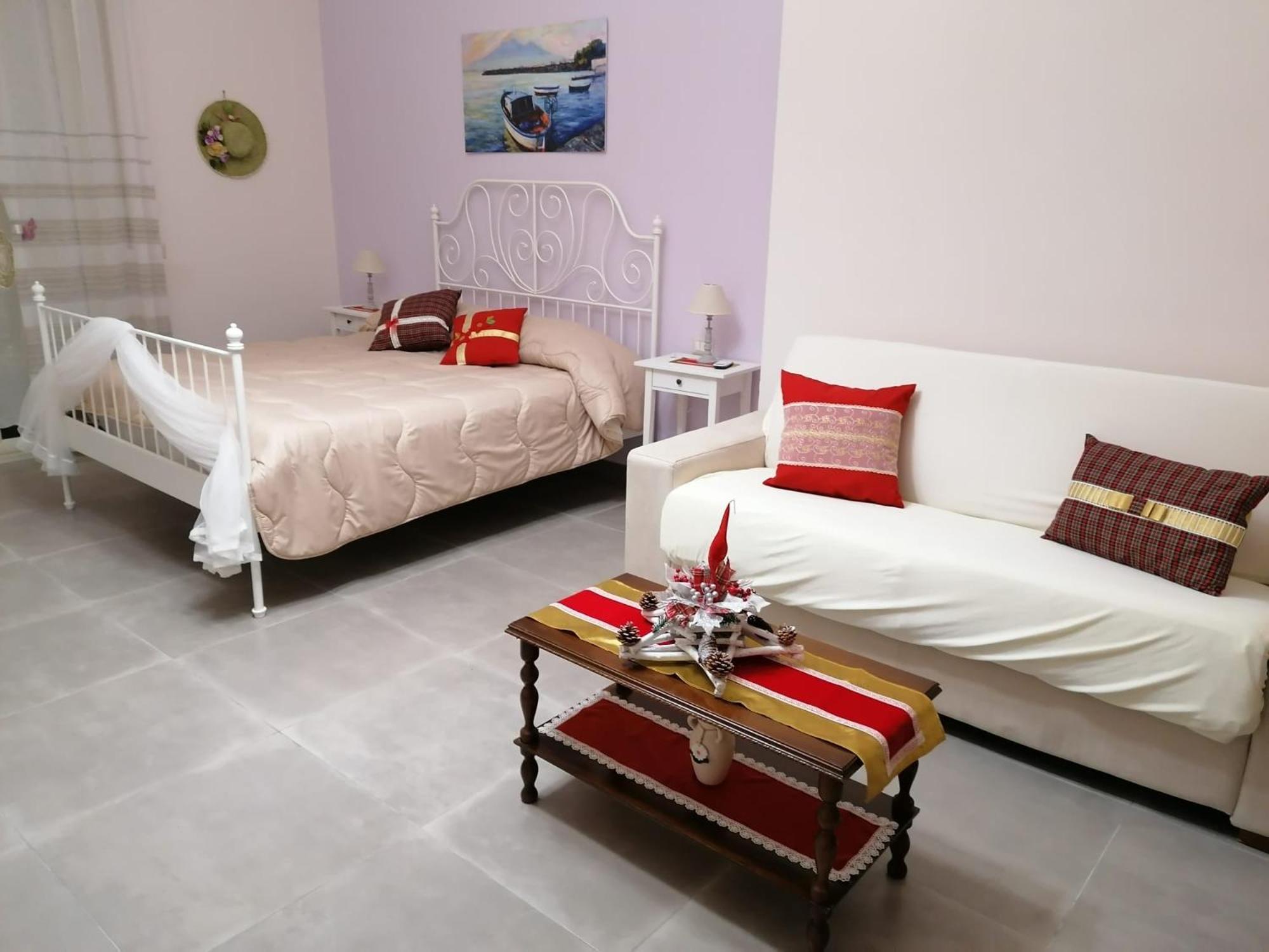 Quadruple Room with Private Bathroom - Photo 2