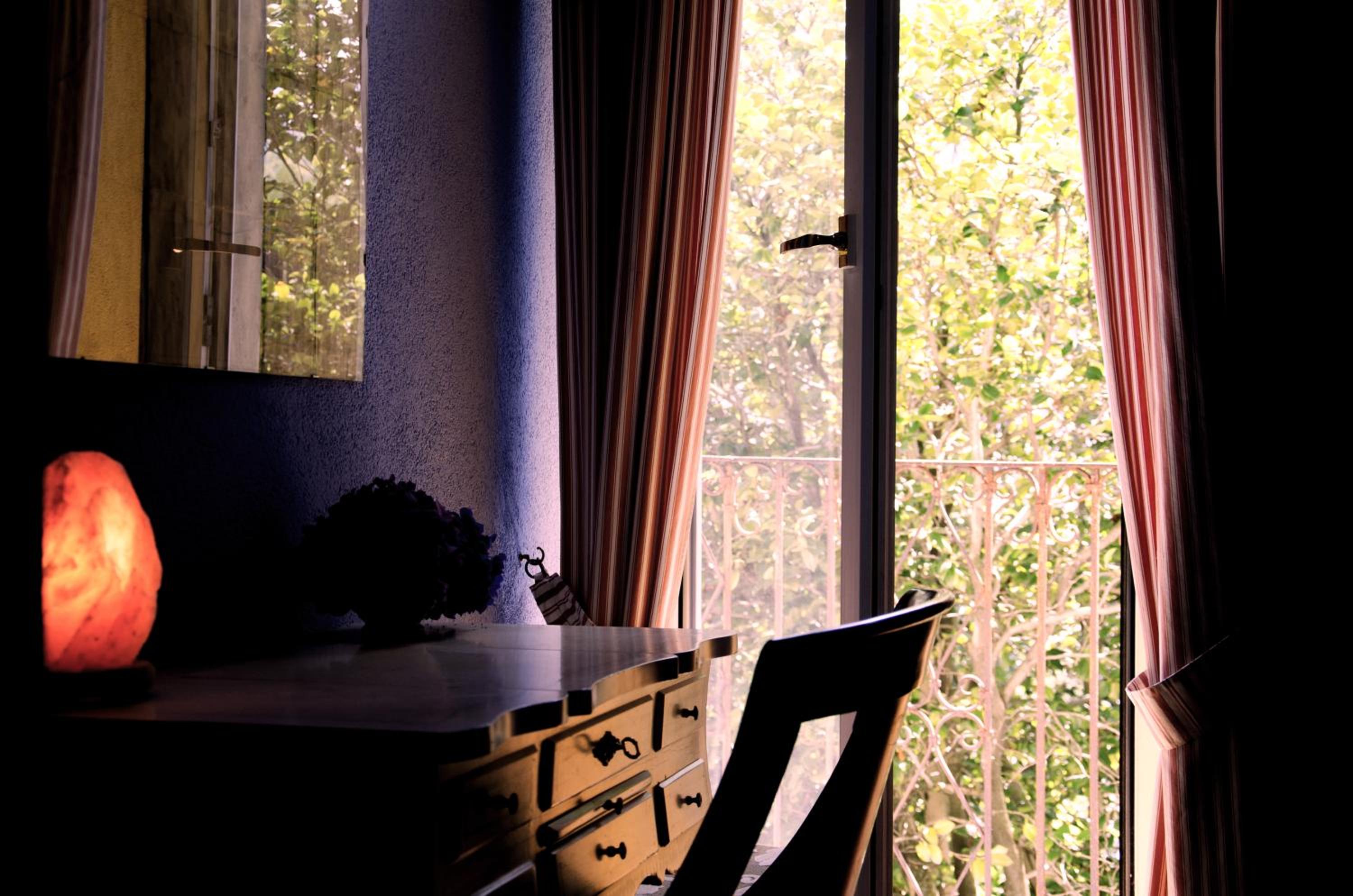Double or Twin Room with Shared Bathroom photo 3
