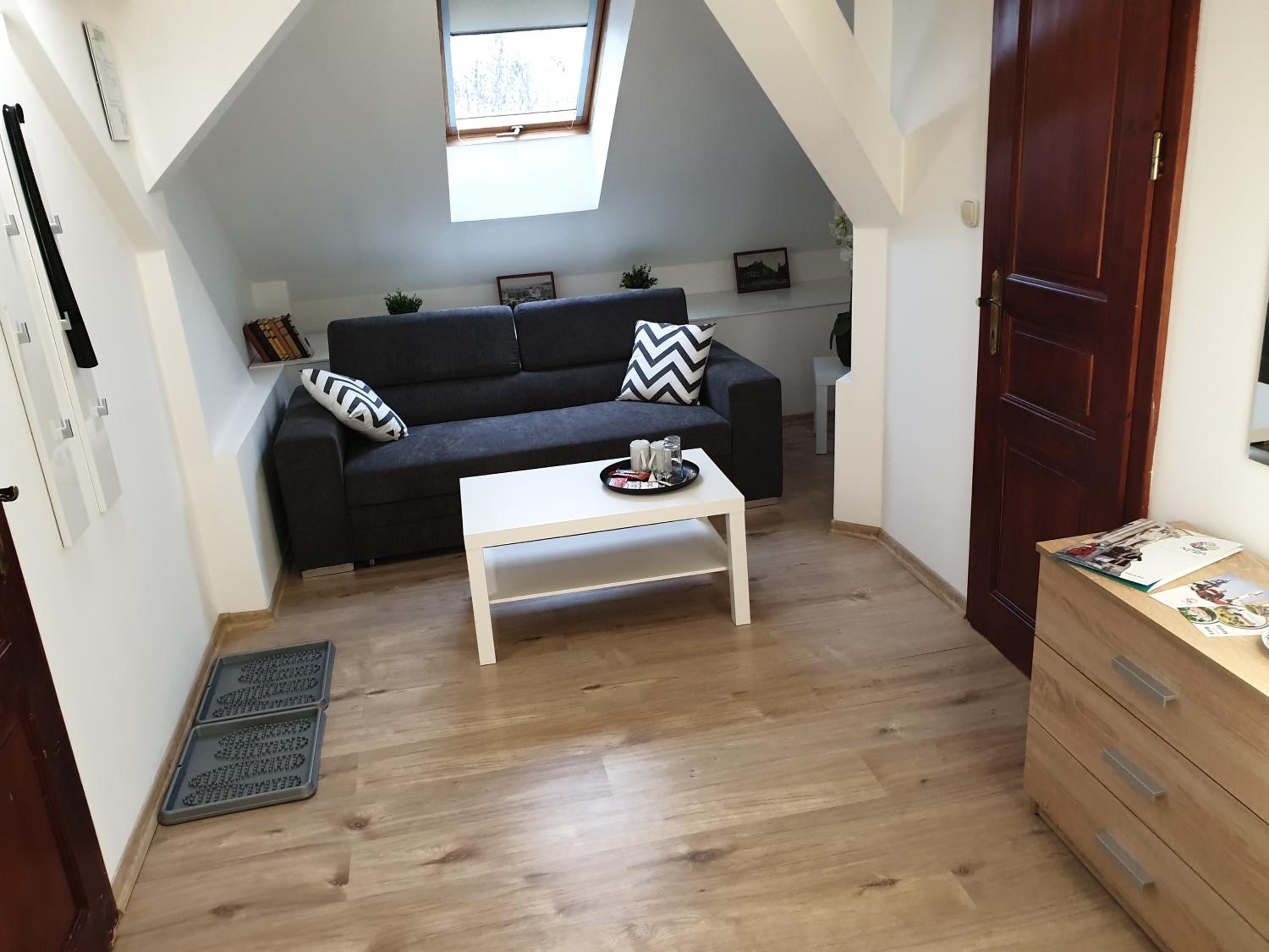 Double or Twin Room - Photo 7