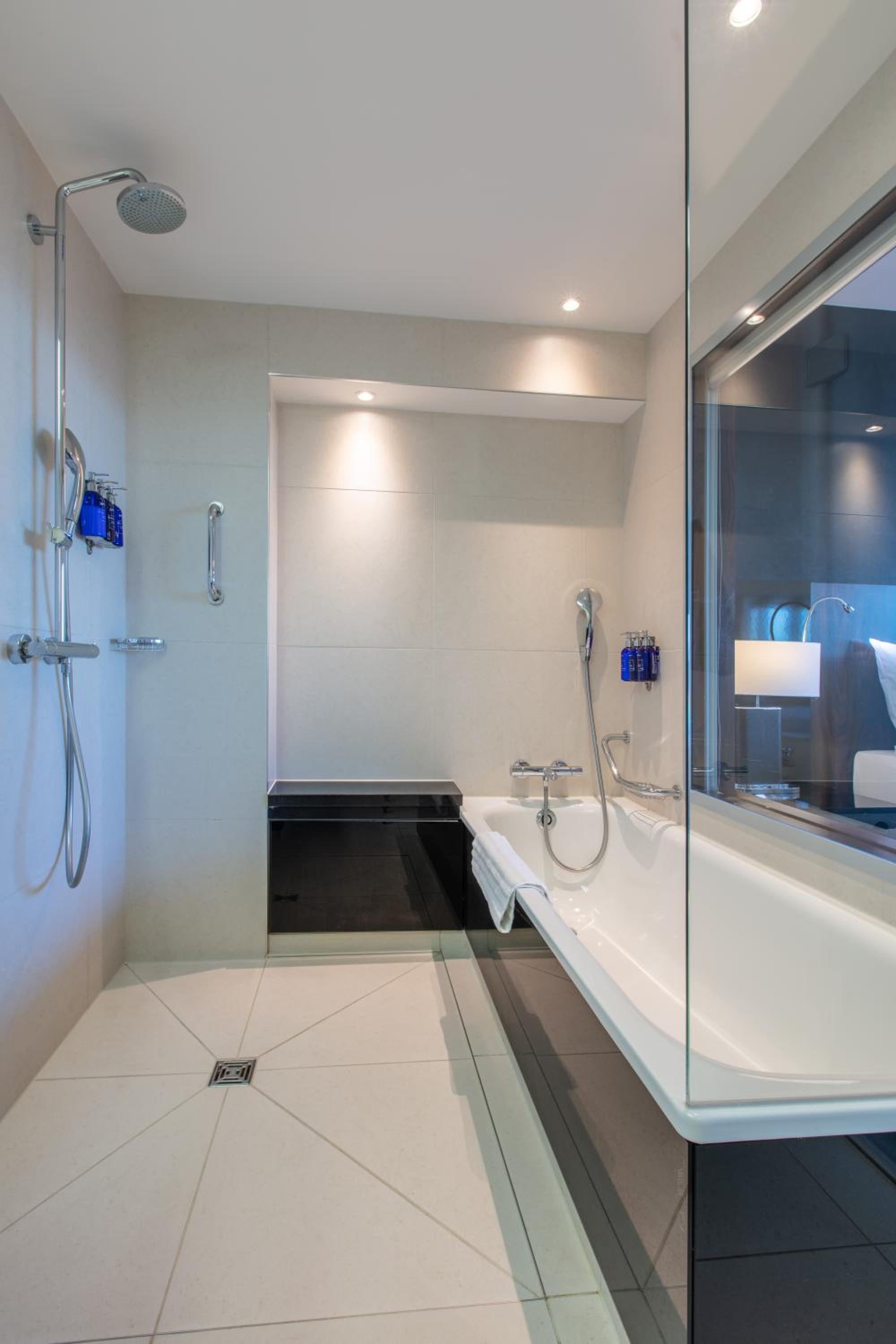 Presidential Suite thumbnail 6