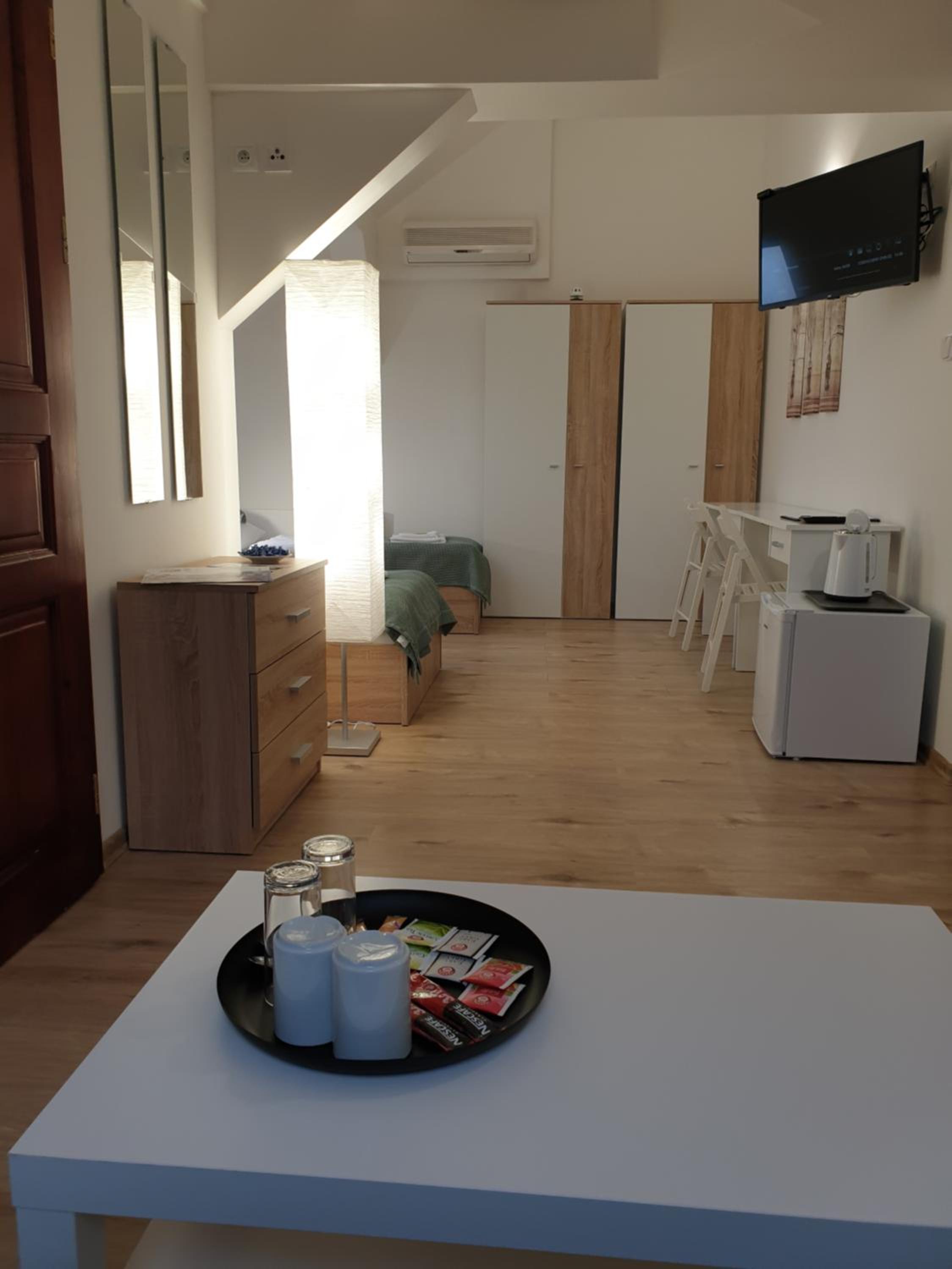 Double or Twin Room - Photo 8