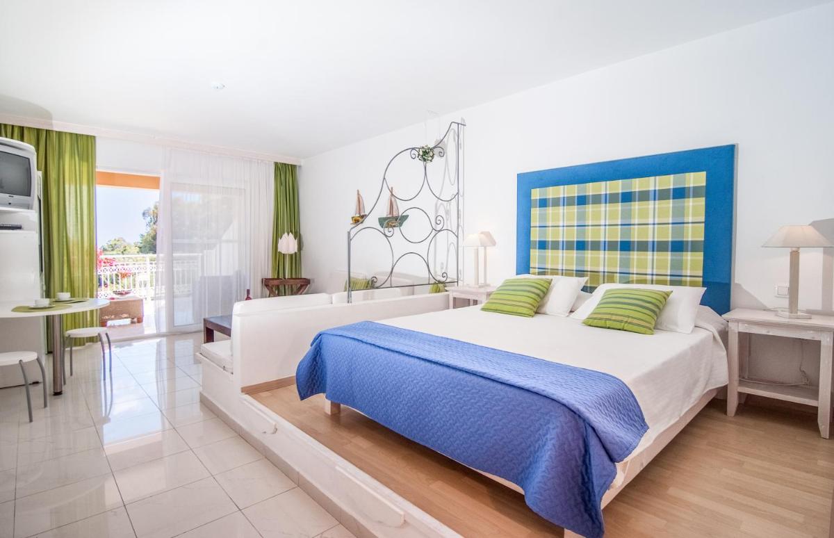 Junior Suite with Garden View