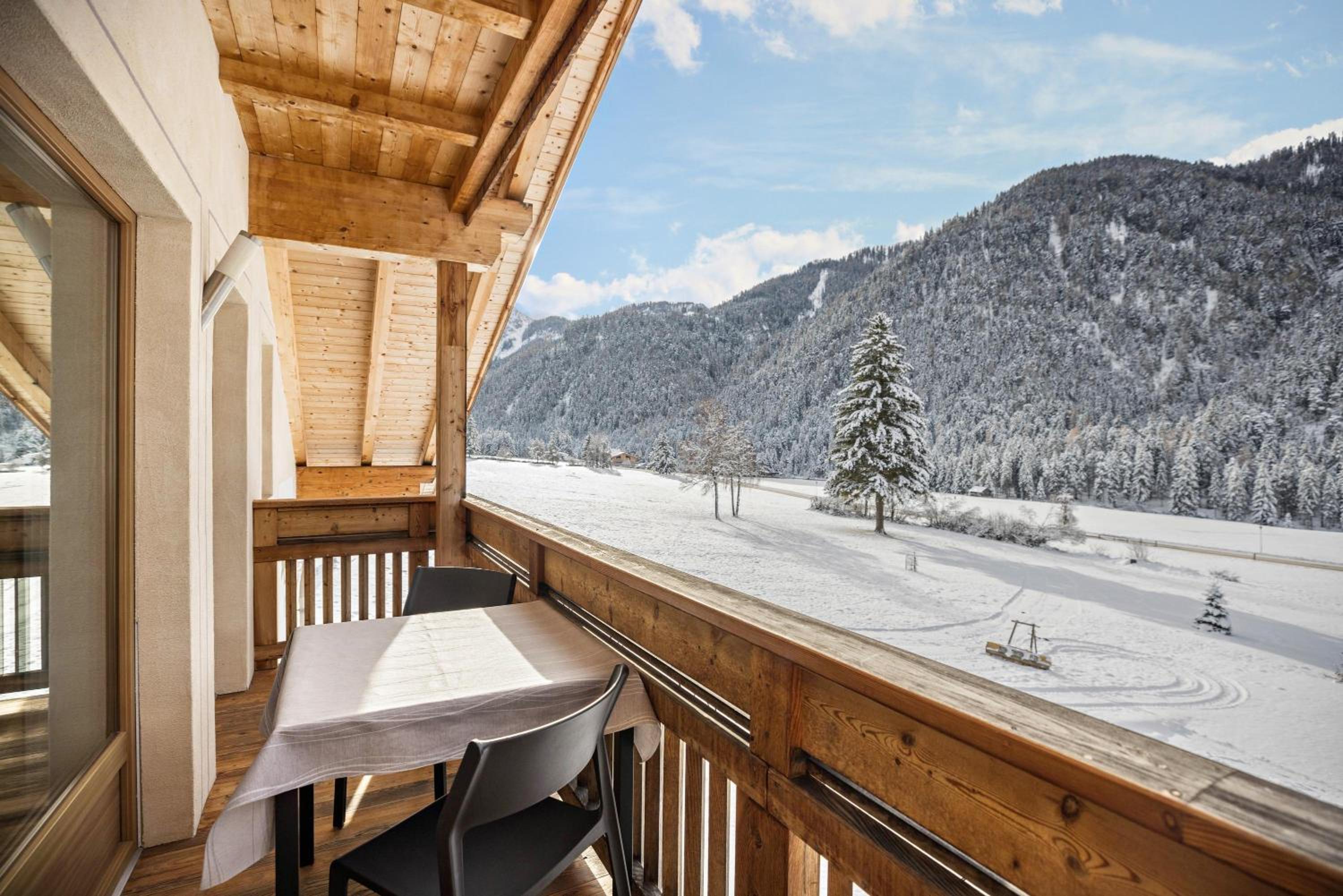 Superior One-Bedroom Apartment with Balcony - Photo 8