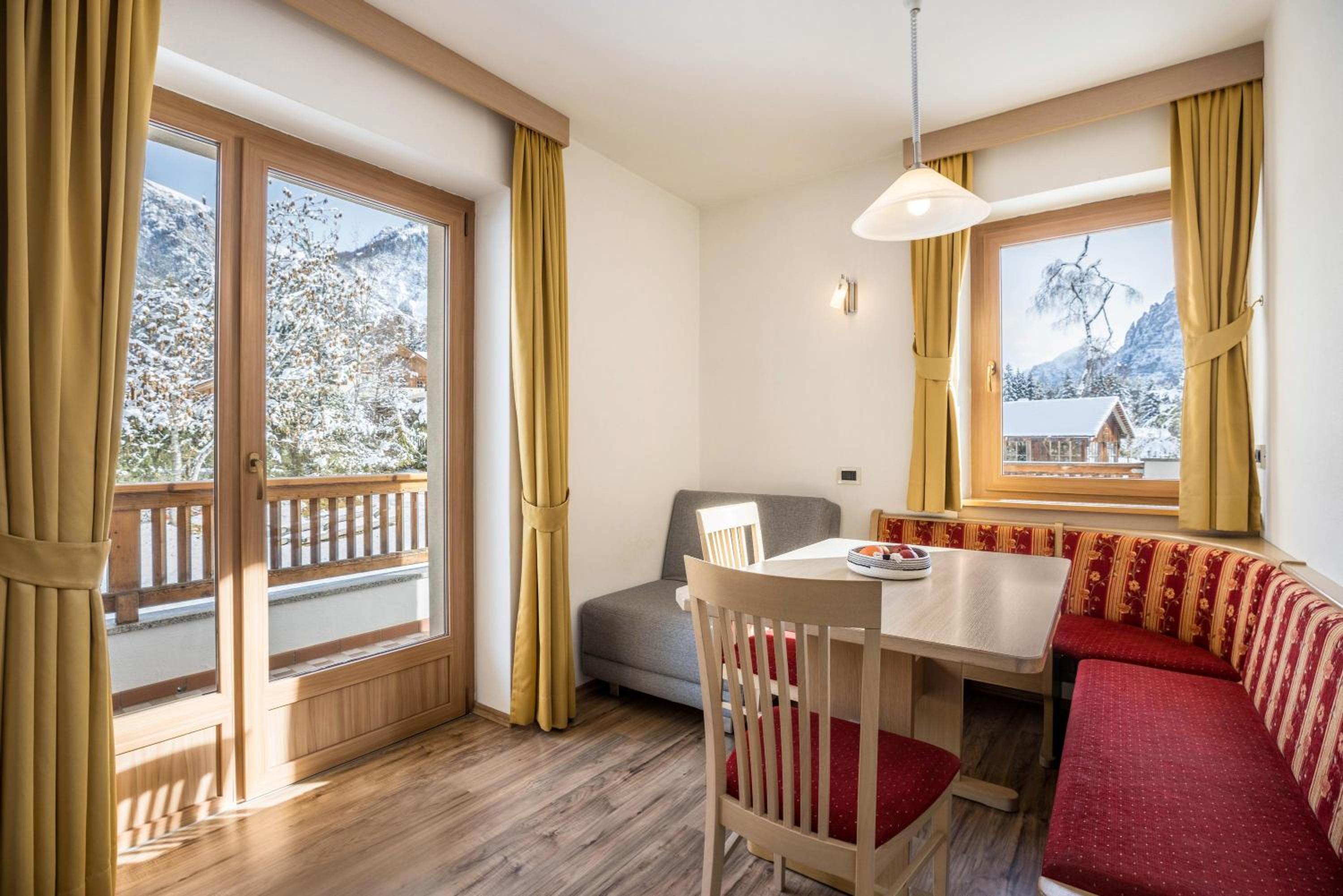 Superior One-Bedroom Apartment with Balcony - Photo 17