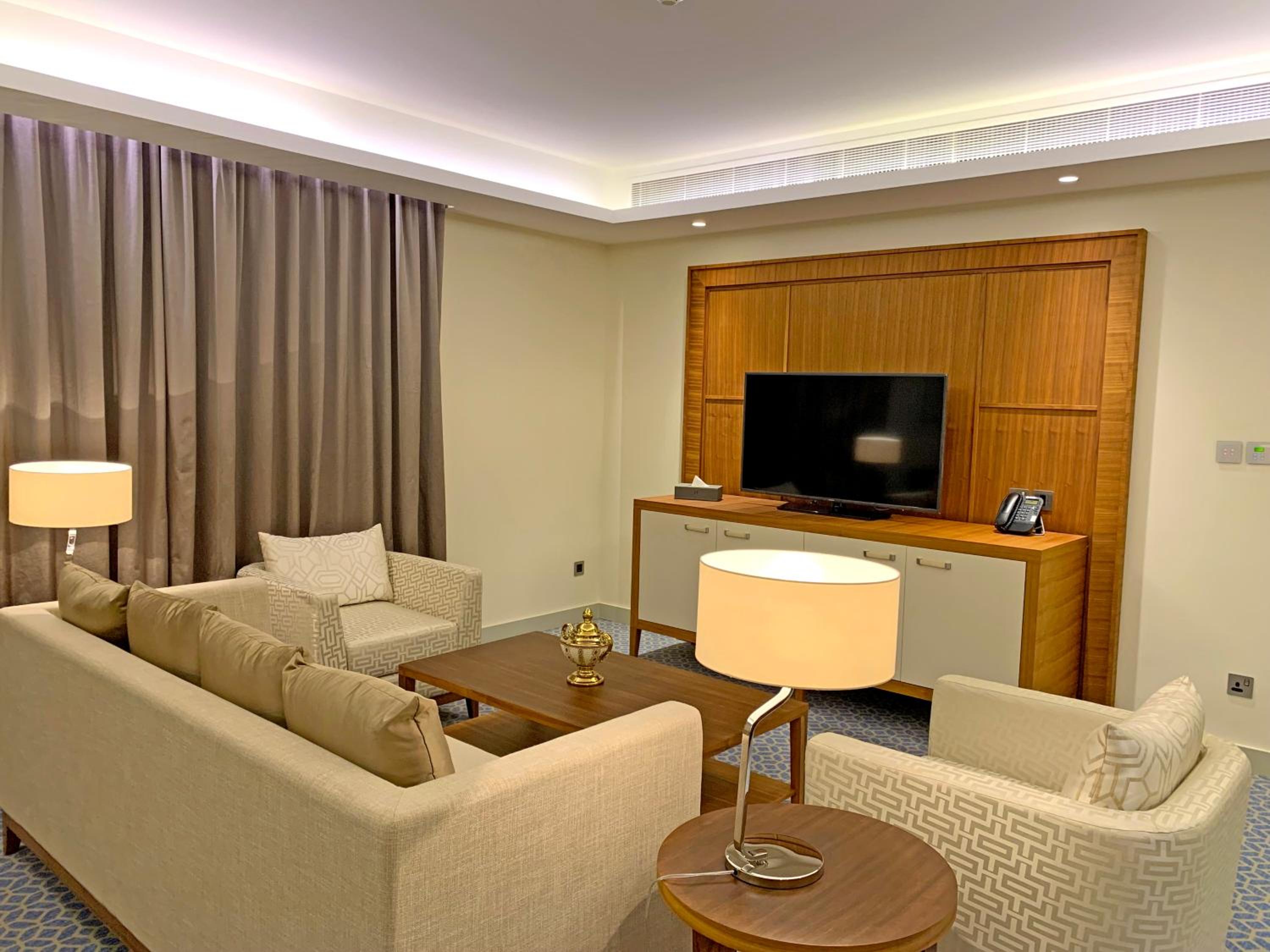 Ambassador Suite - Photo 2