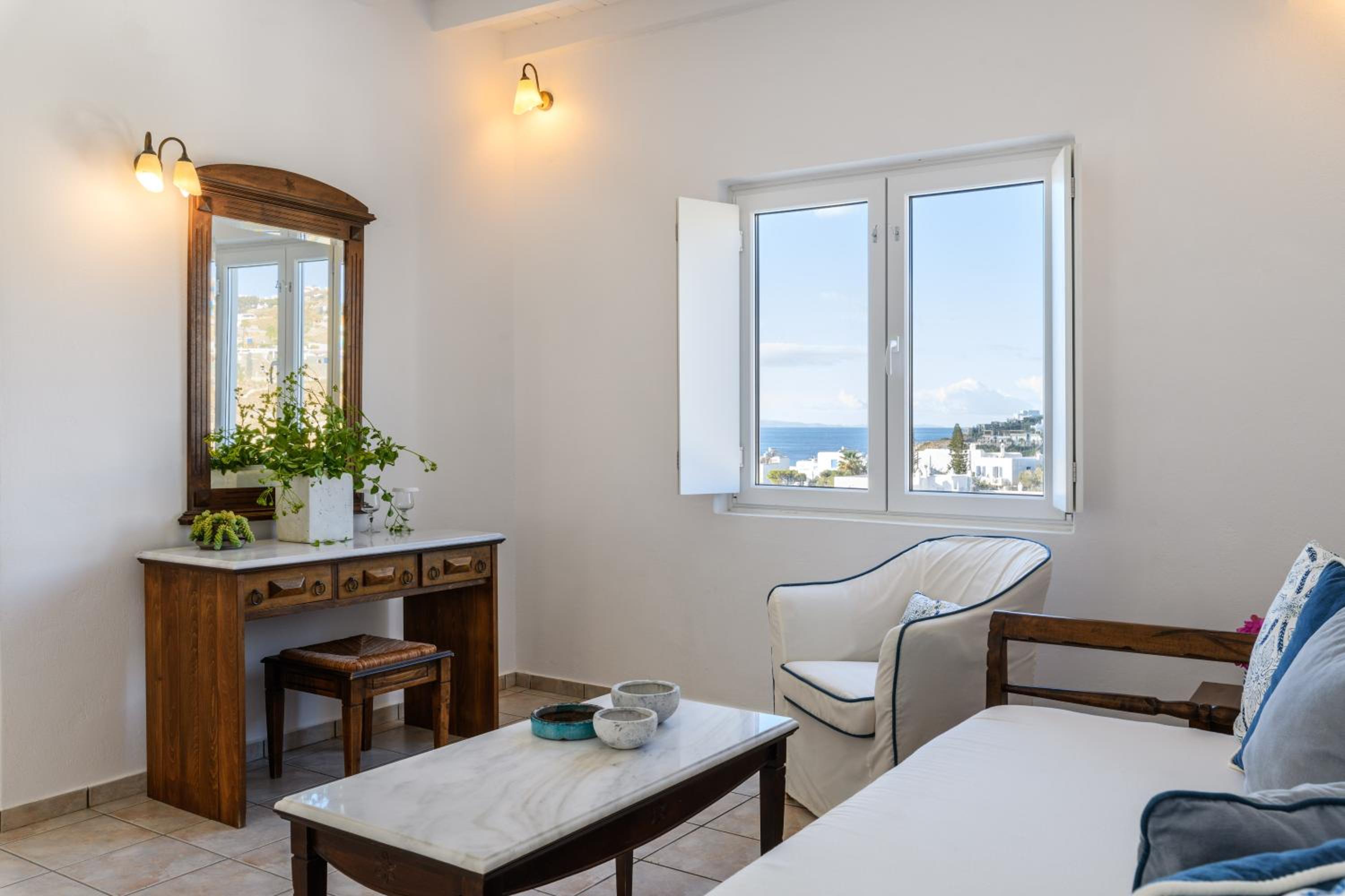 Superior Double Room with Sea View - Photo 2
