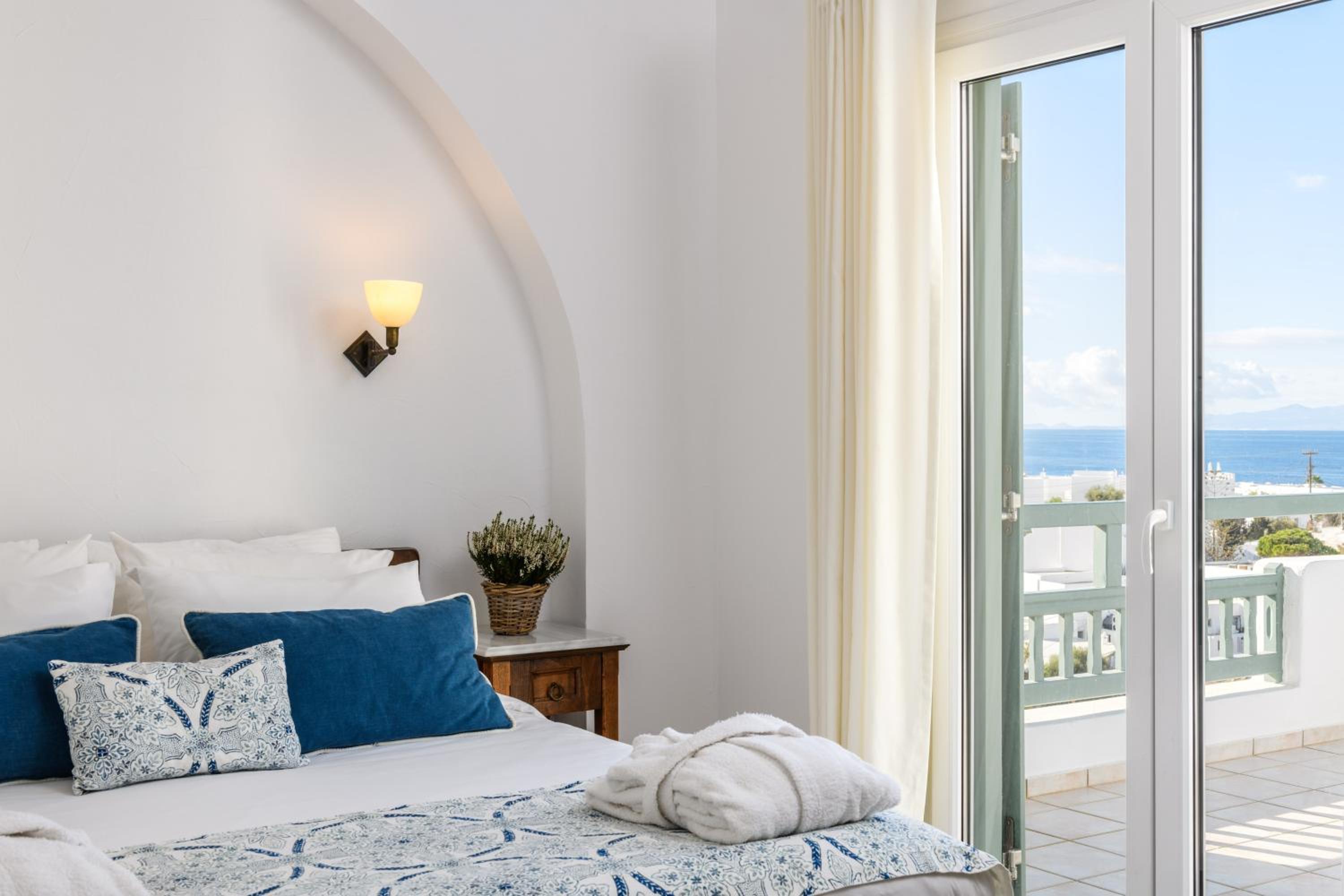Superior Double Room with Sea View - Photo 5