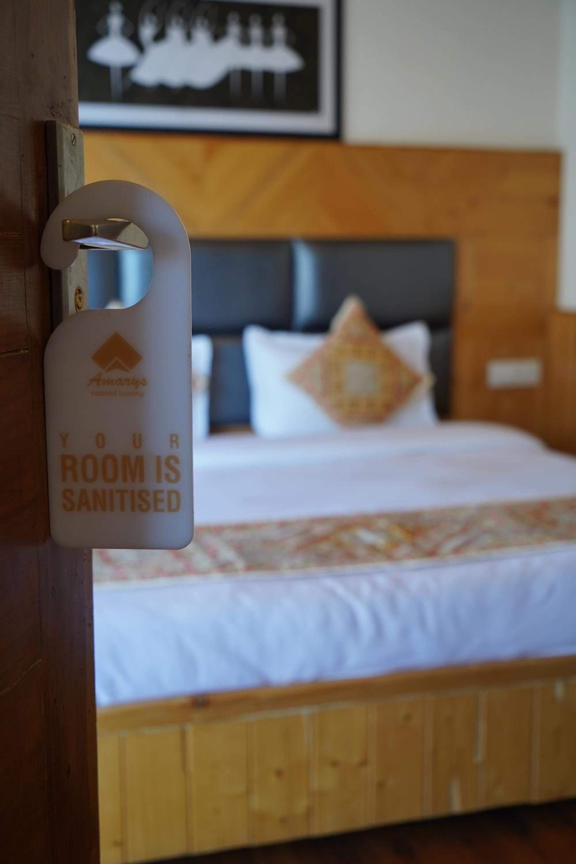 Double Room with Mountain View - Welcome Drink, Complimentary 2pcs Laundry, Late Check out upto 2hrs - Photo 1