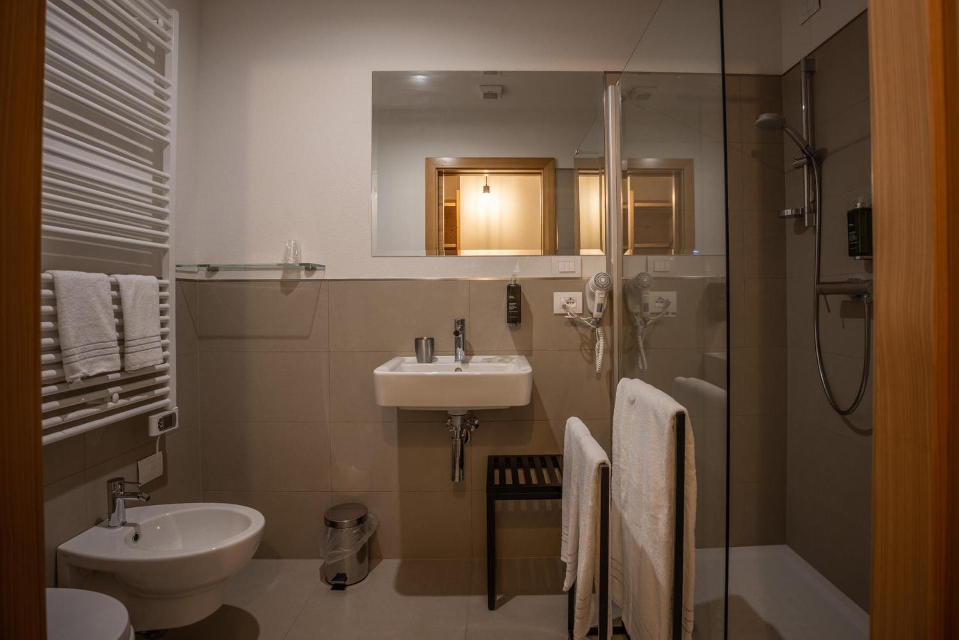 Double Room with Terrace - Photo 10