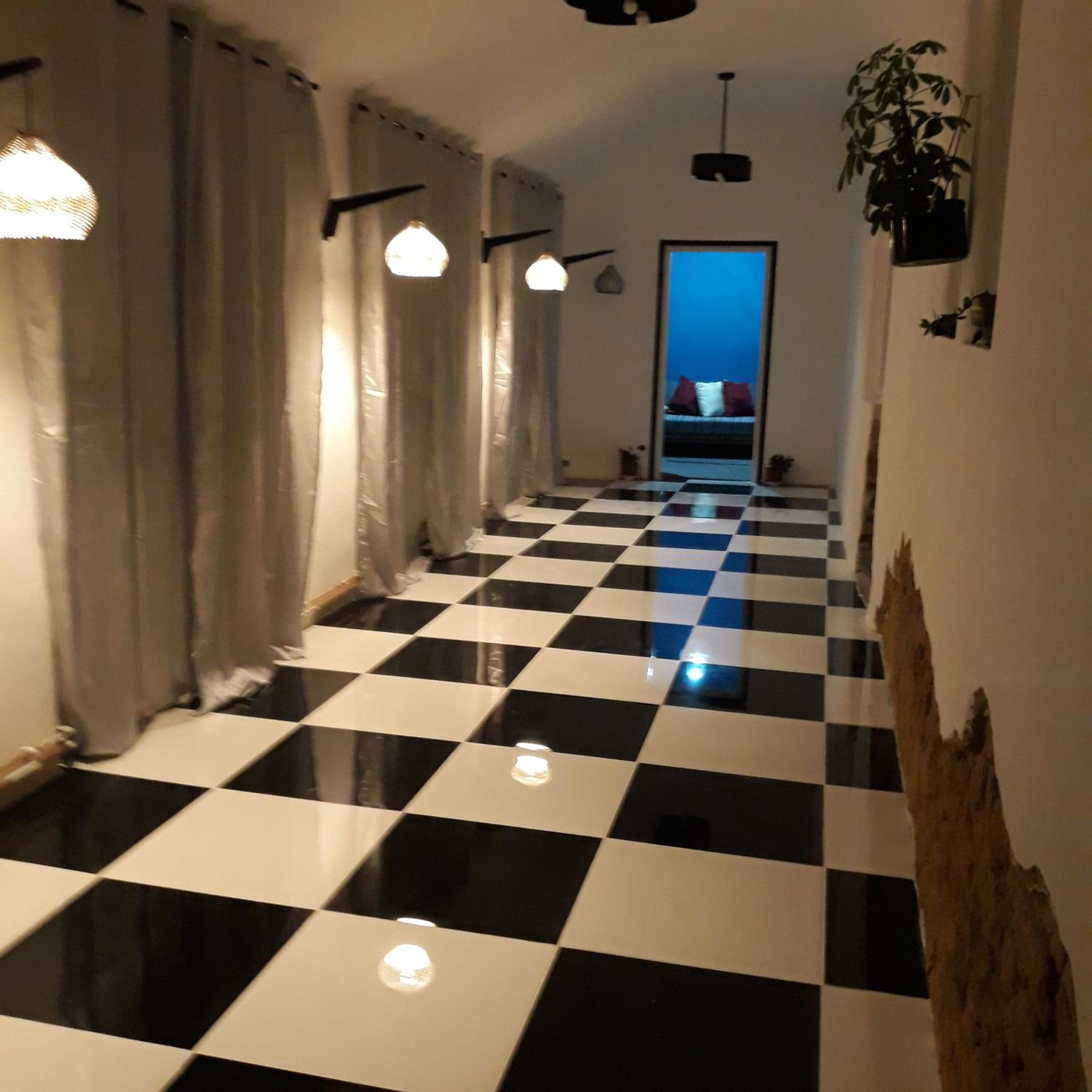 Six-Bedroom House photo 2