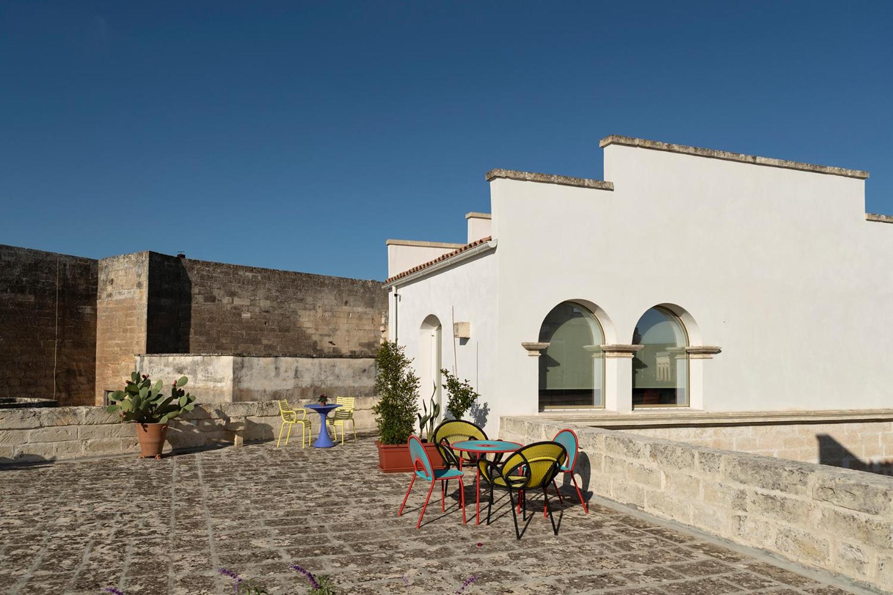 Apartment with Terrace - Photo 6