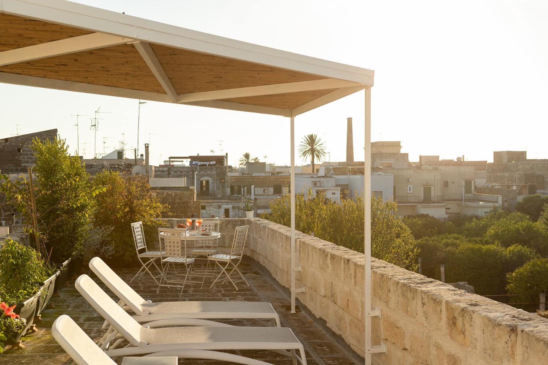 Apartment with Terrace - Photo 4